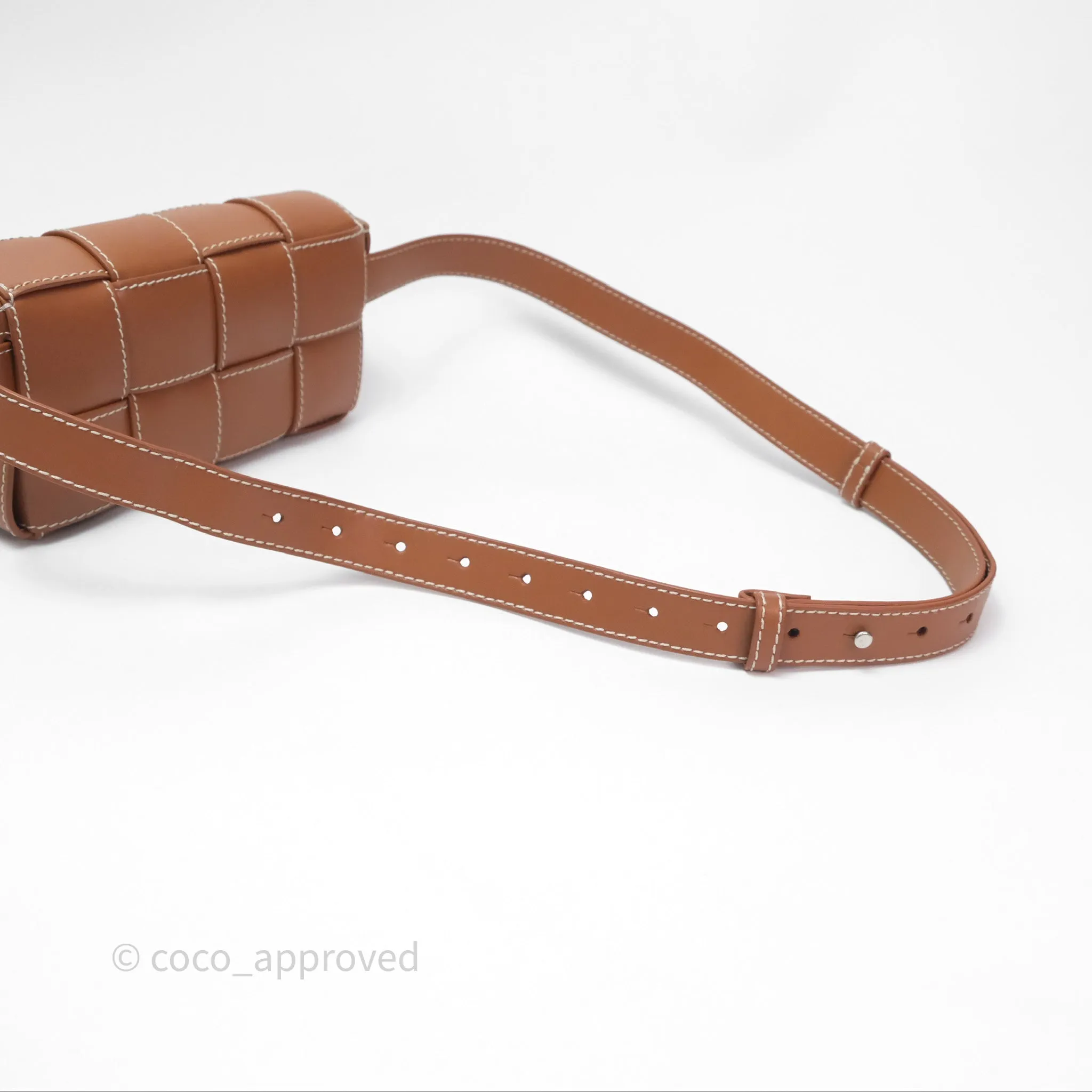 Bottega Veneta Cassette Belt Bag Intreccio Calfskin Wood/ Natural
