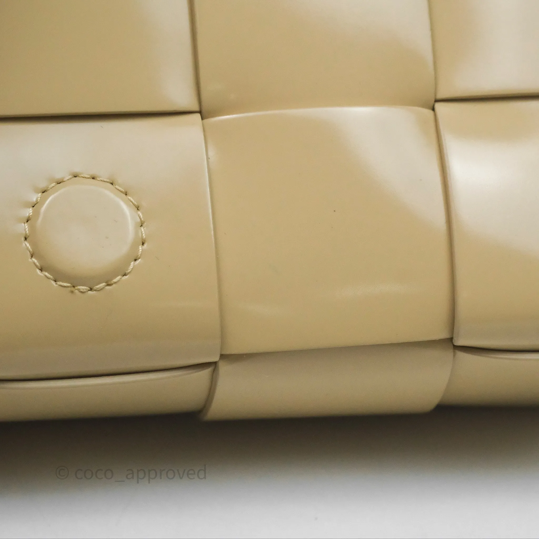 Bottega Veneta Cassette Shoulder Bag Intrecciato Beige Brushed Calfskin