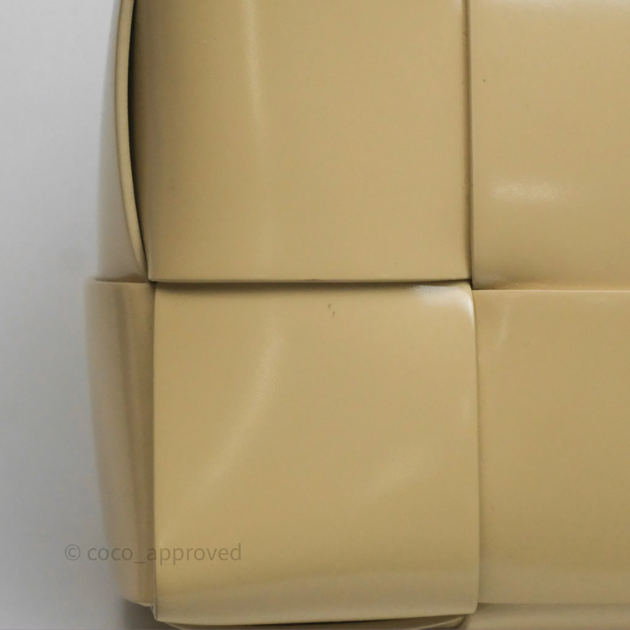 Bottega Veneta Cassette Shoulder Bag Intrecciato Beige Brushed Calfskin
