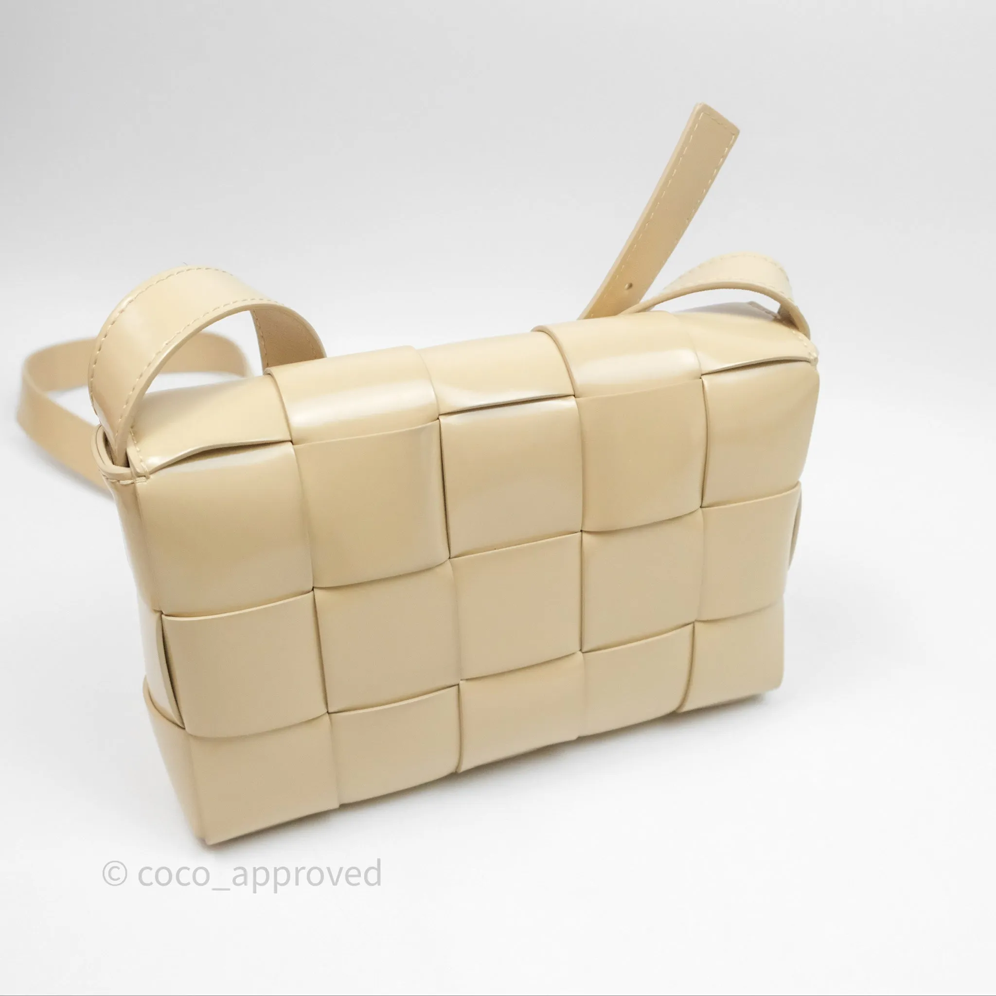 Bottega Veneta Cassette Shoulder Bag Intrecciato Beige Brushed Calfskin