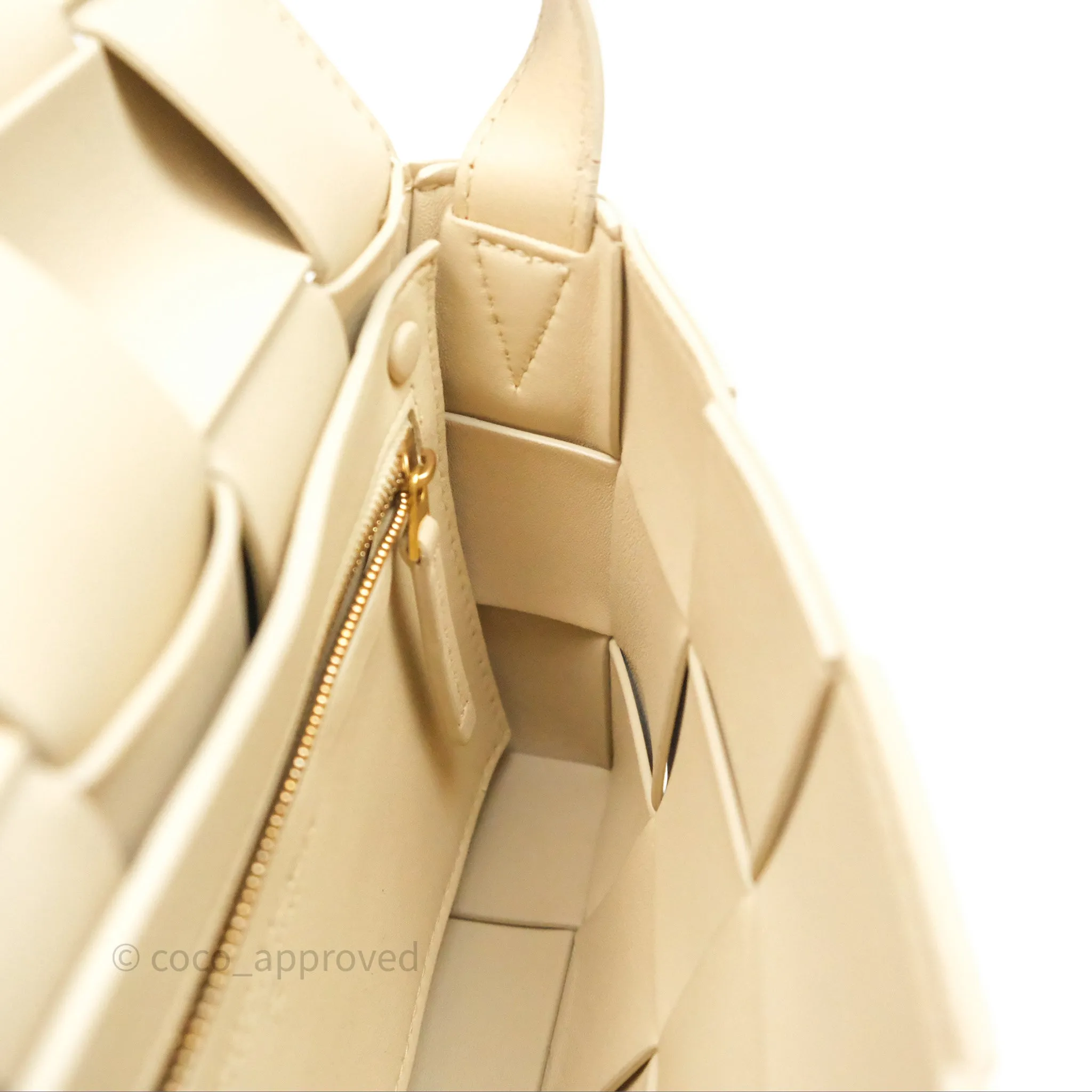 Bottega Veneta Cassette Shoulder Bag Intrecciato Beige Brushed Calfskin