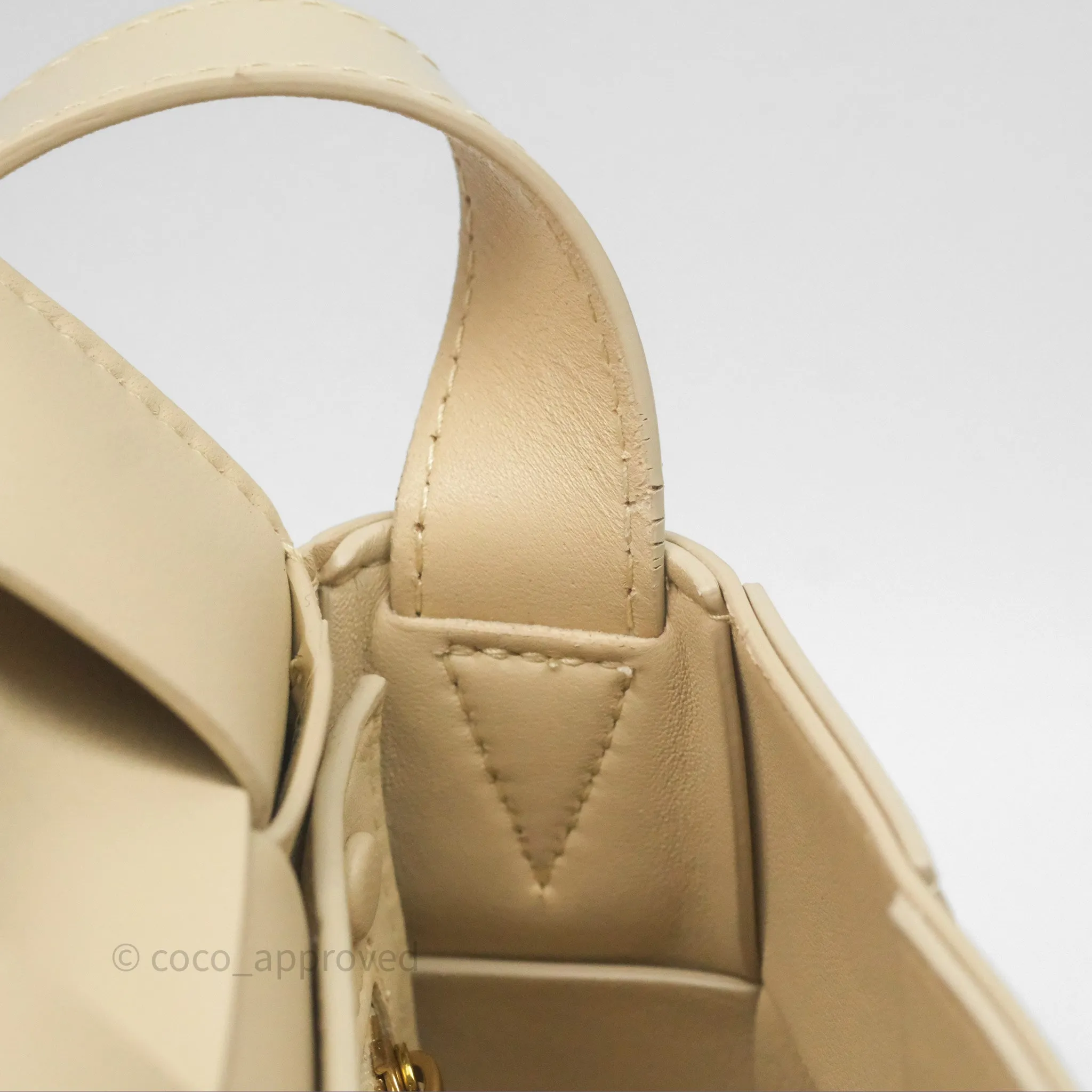 Bottega Veneta Cassette Shoulder Bag Intrecciato Beige Brushed Calfskin