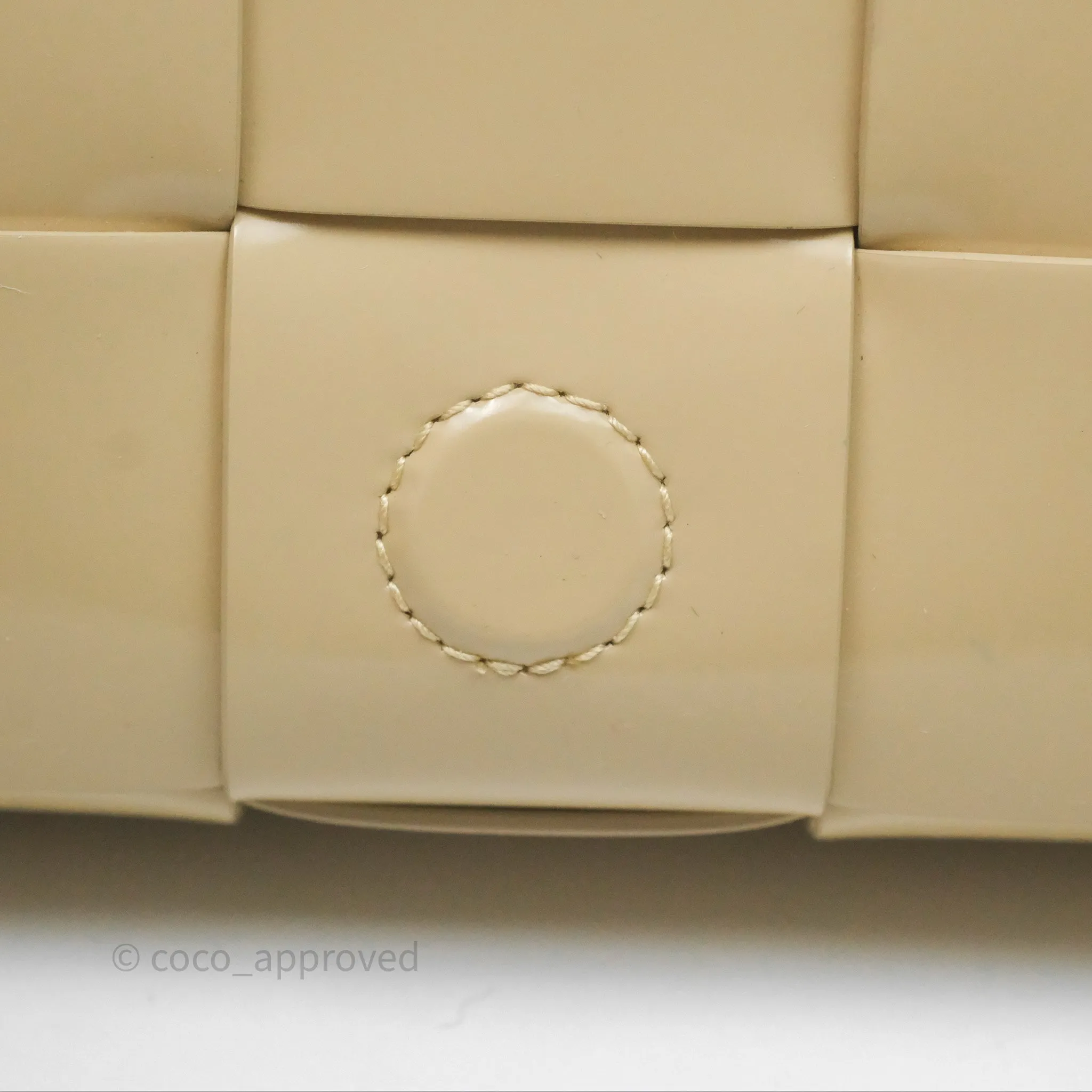 Bottega Veneta Cassette Shoulder Bag Intrecciato Beige Brushed Calfskin