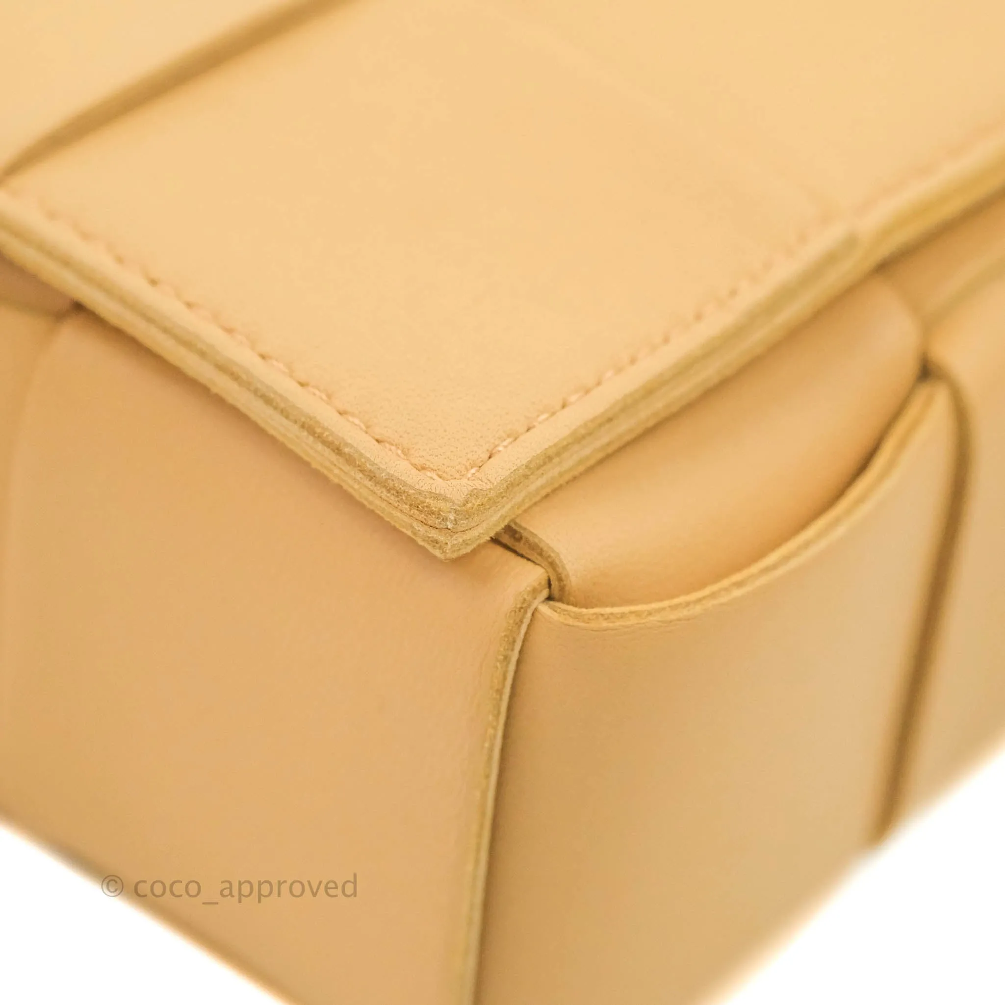 Bottega Veneta Cassette Shoulder Bag Intrecciato Beige Lambskin