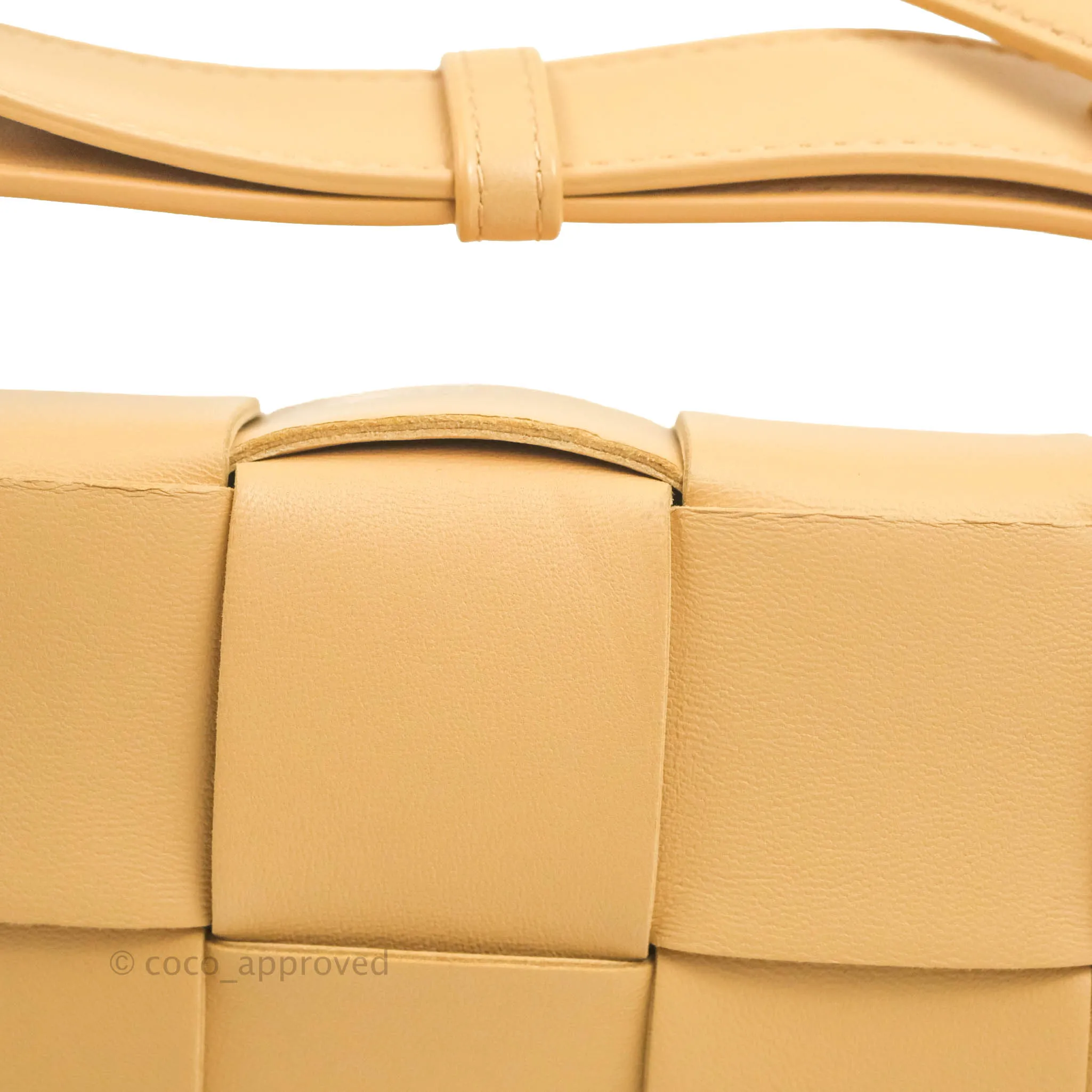 Bottega Veneta Cassette Shoulder Bag Intrecciato Beige Lambskin