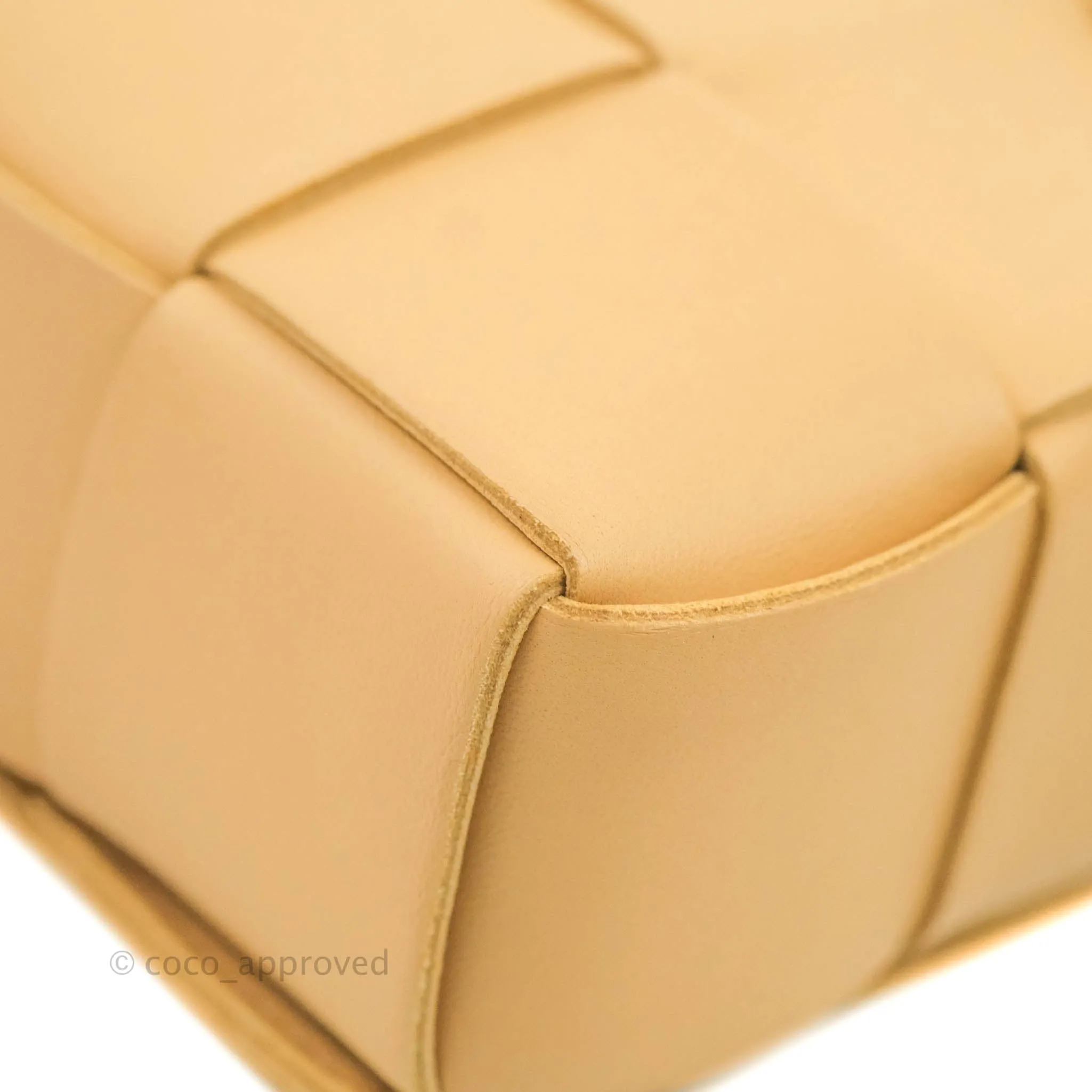 Bottega Veneta Cassette Shoulder Bag Intrecciato Beige Lambskin