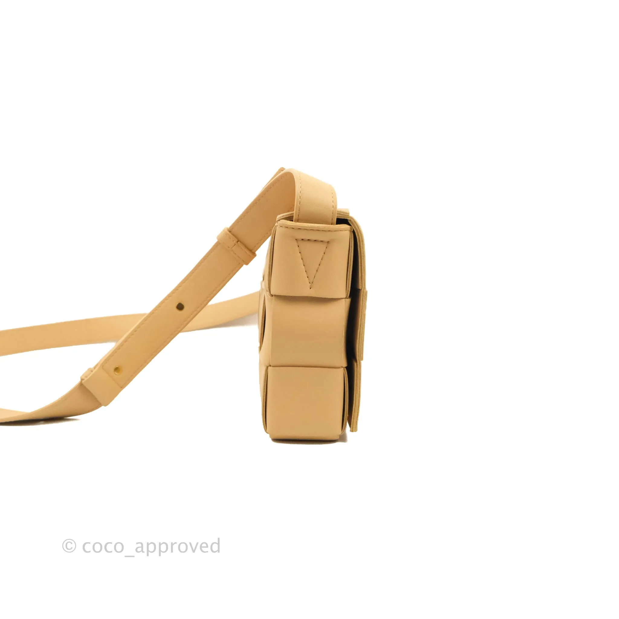 Bottega Veneta Cassette Shoulder Bag Intrecciato Beige Lambskin