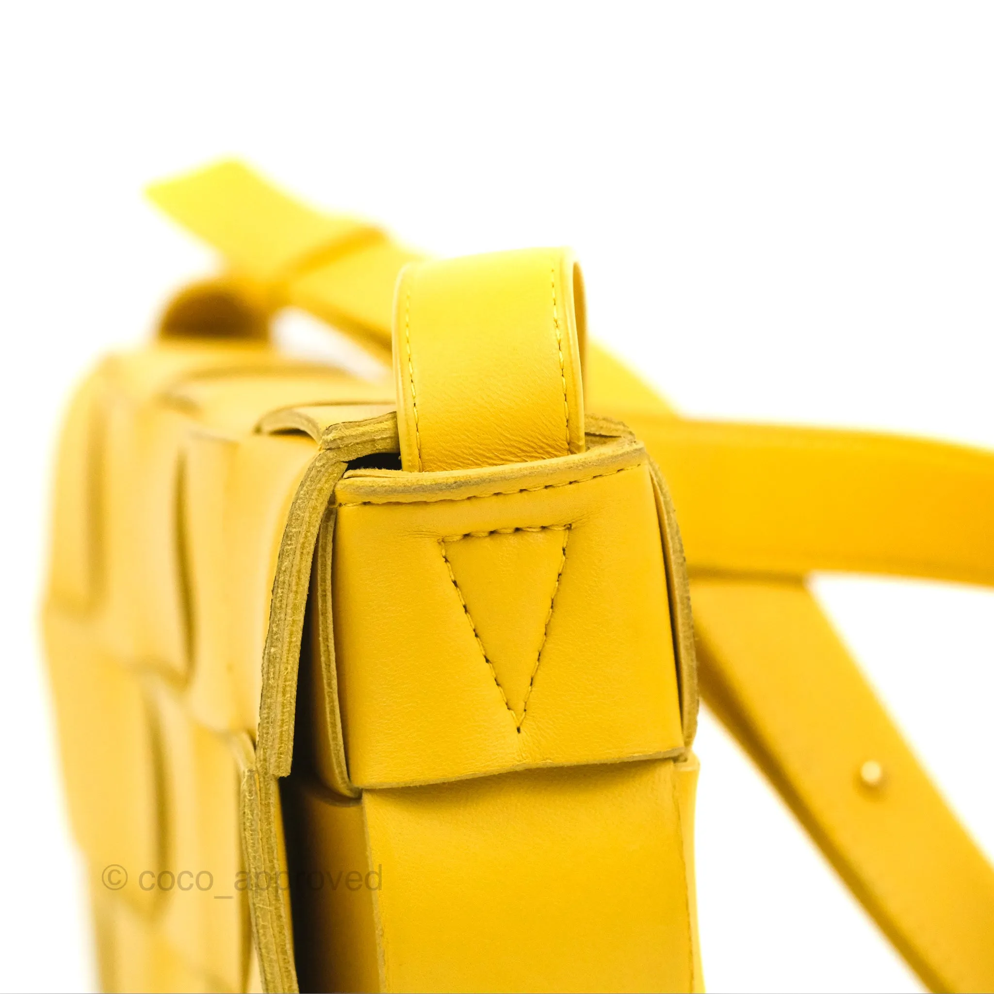 Bottega Veneta Cassette Shoulder Bag Intrecciato Yellow Lambskin