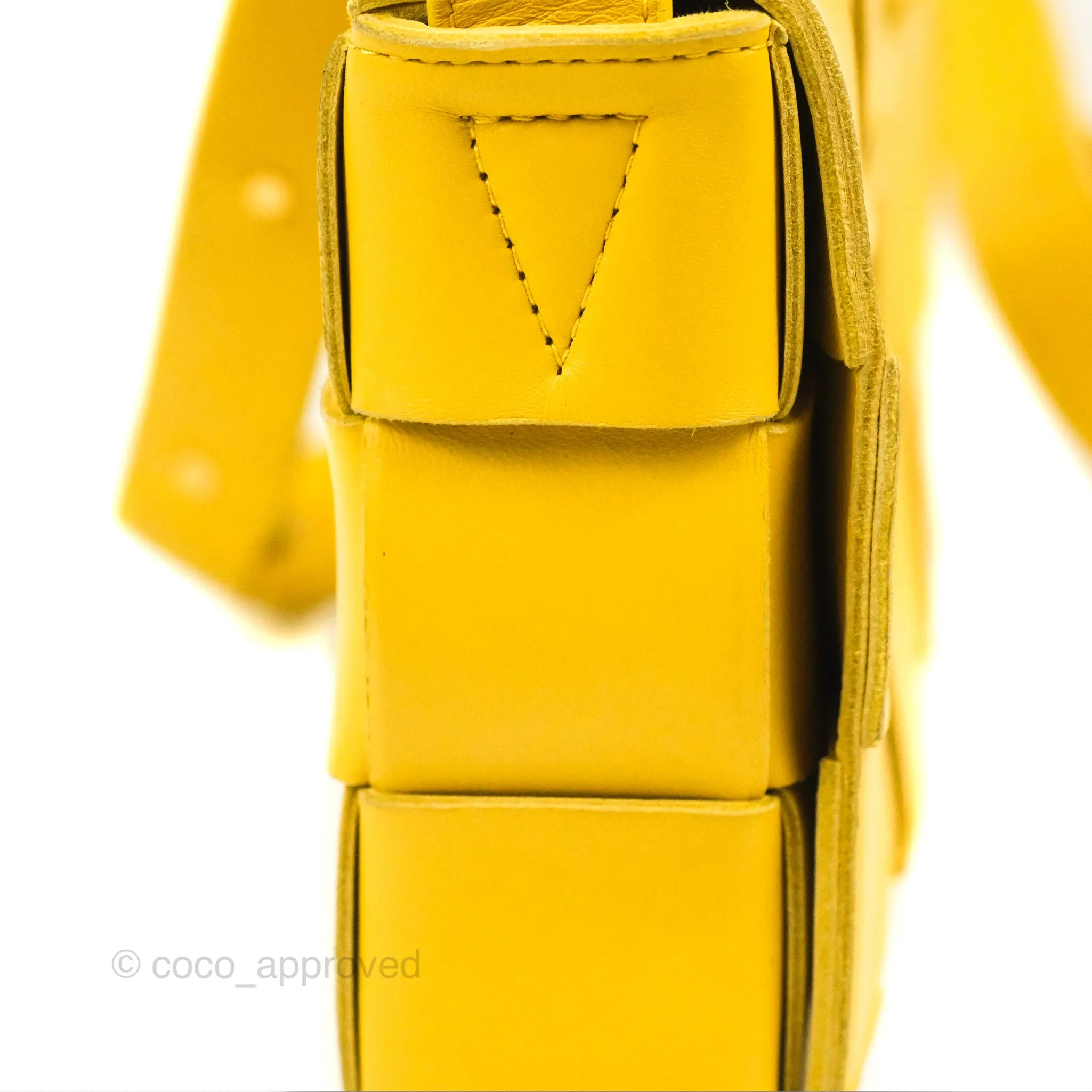 Bottega Veneta Cassette Shoulder Bag Intrecciato Yellow Lambskin