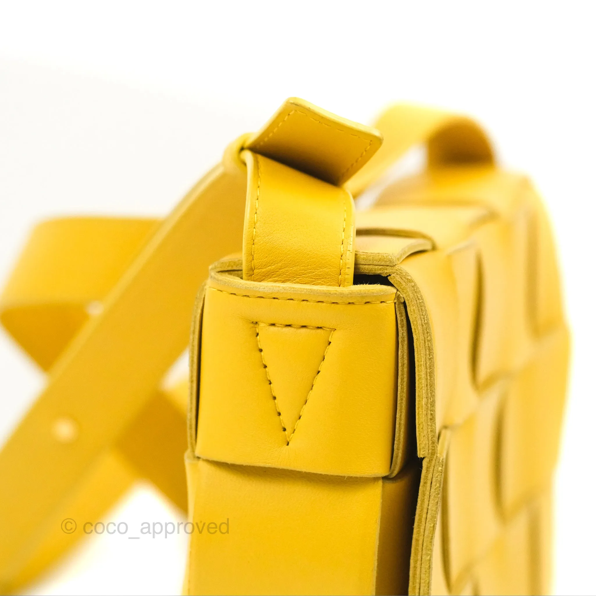 Bottega Veneta Cassette Shoulder Bag Intrecciato Yellow Lambskin