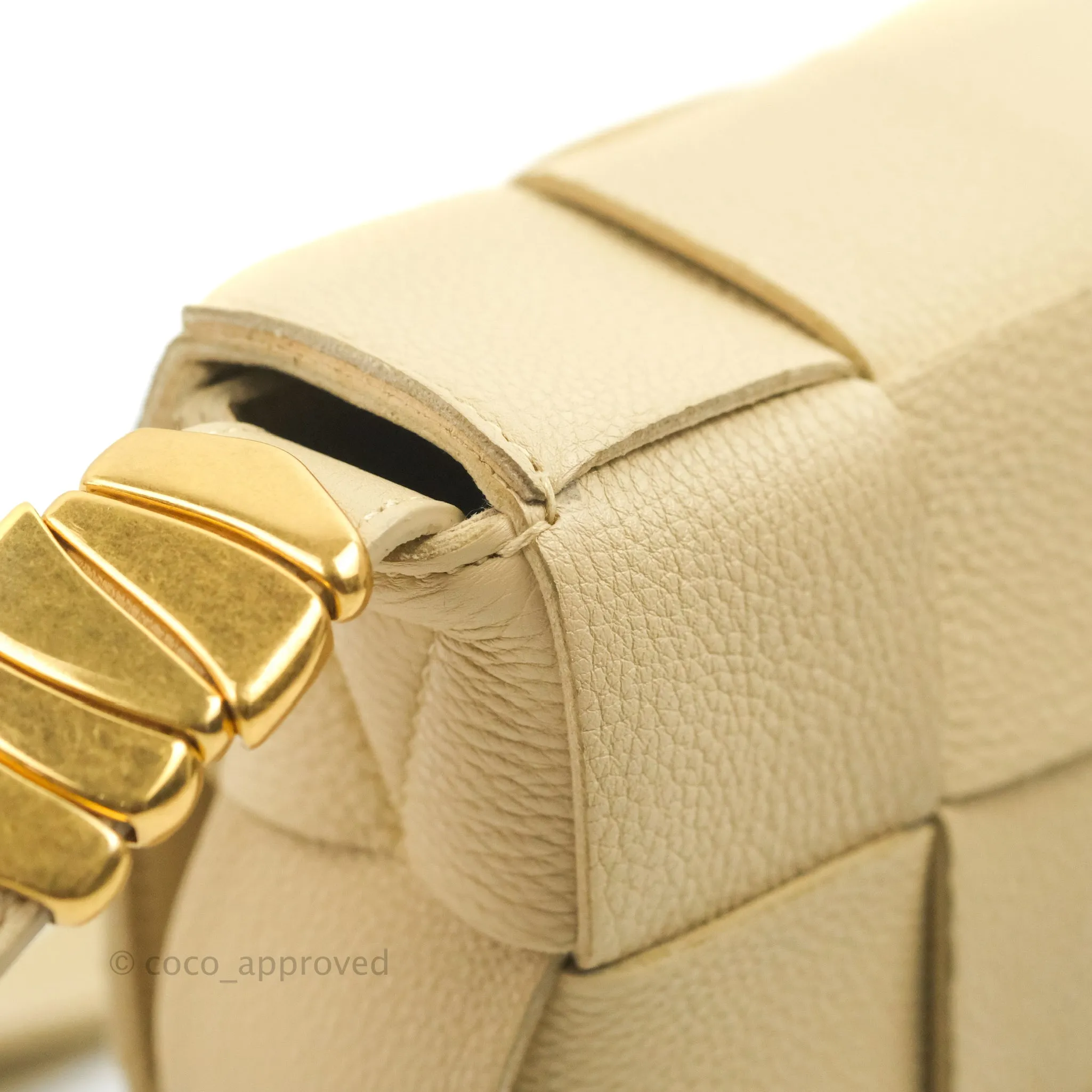 Bottega Veneta Cassette Shoulder Bag Intreccio Porridge Grained Calfskin Gold Hardware