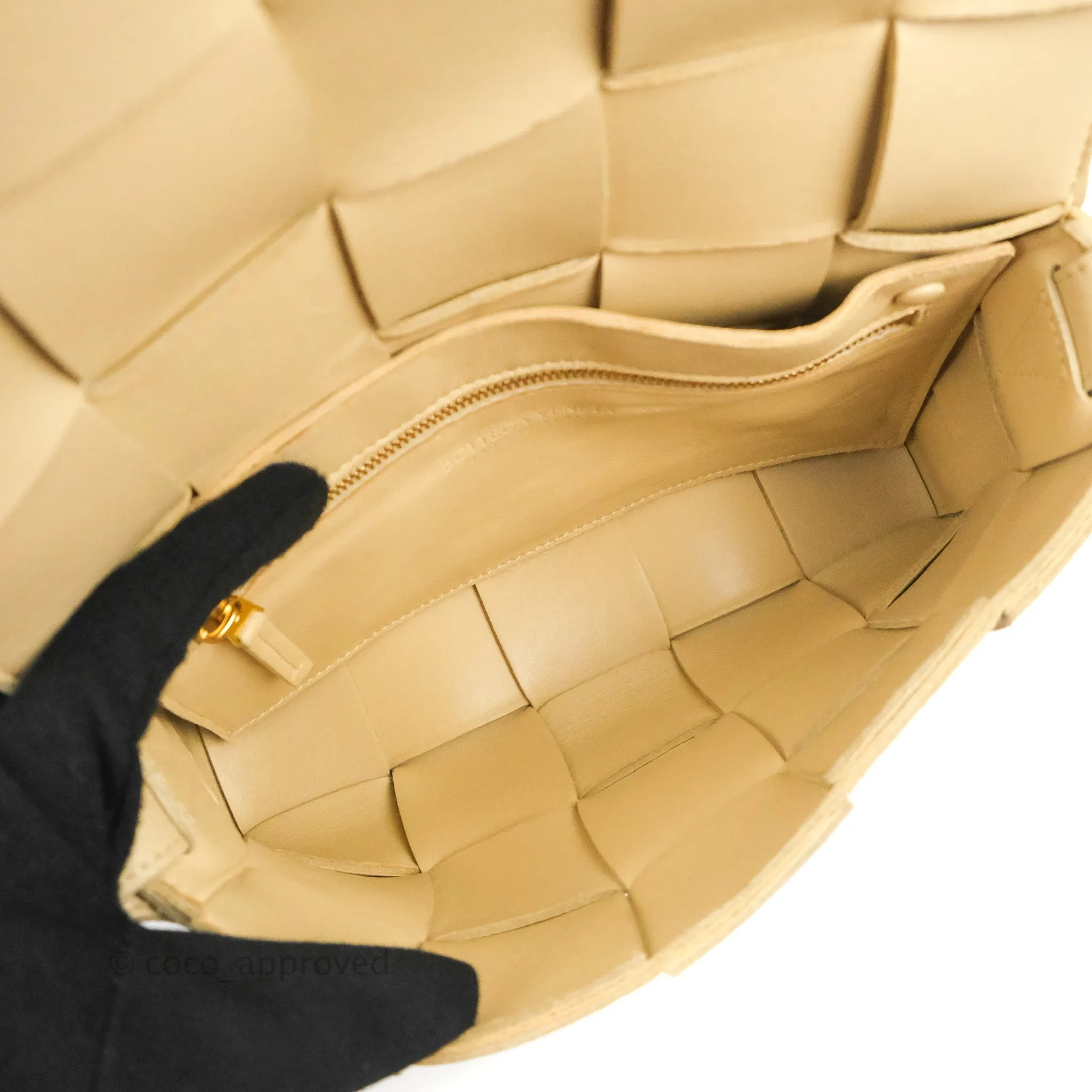 Bottega Veneta Cassette Shoulder Bag Intreccio Porridge Grained Calfskin Gold Hardware