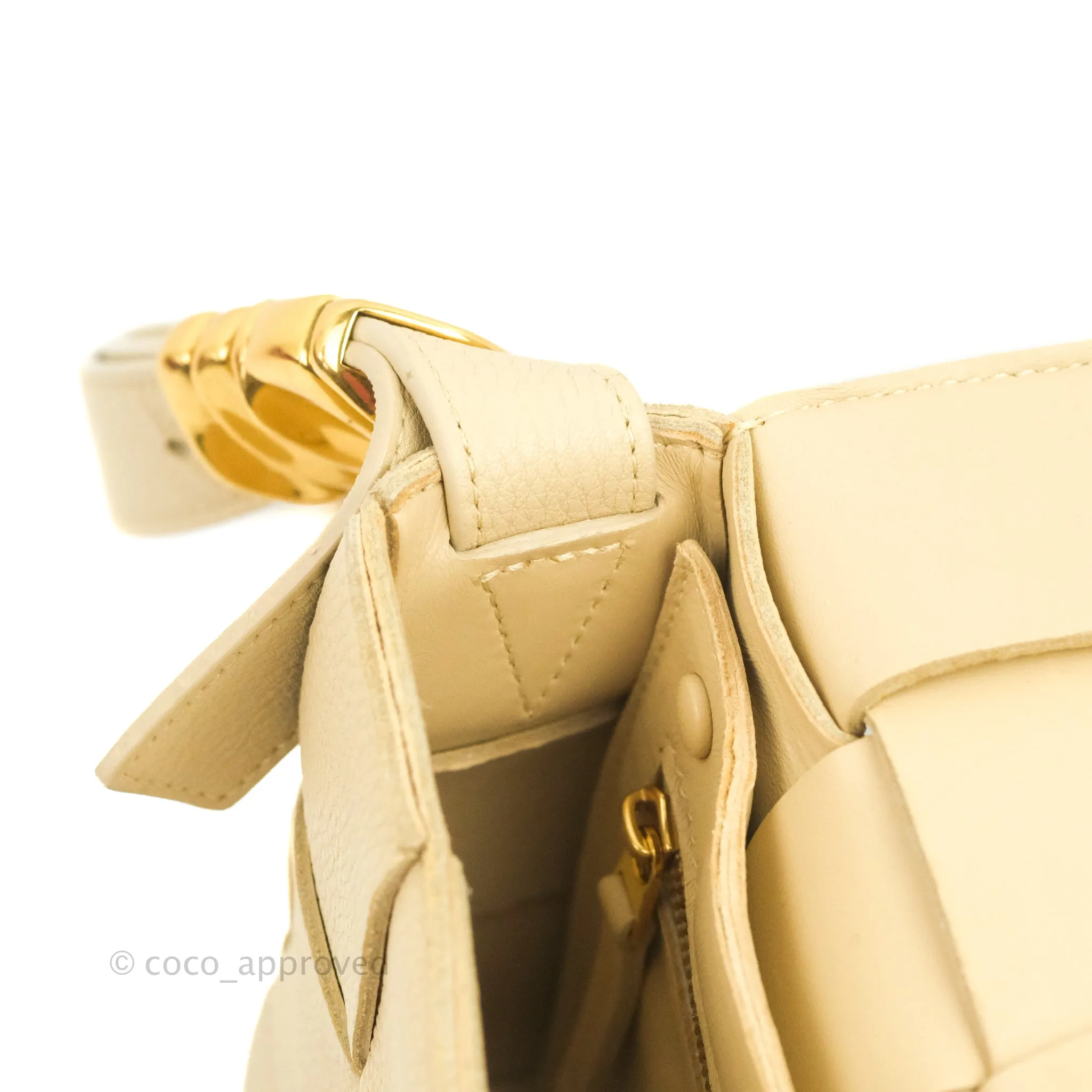 Bottega Veneta Cassette Shoulder Bag Intreccio Porridge Grained Calfskin Gold Hardware