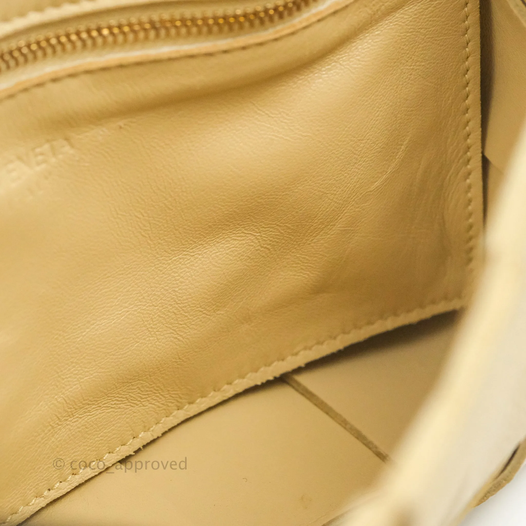 Bottega Veneta Cassette Shoulder Bag Intreccio Porridge Grained Calfskin Gold Hardware