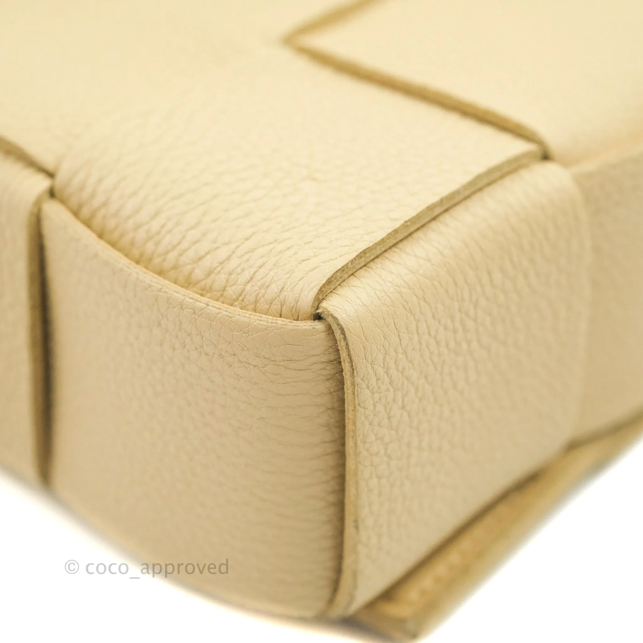 Bottega Veneta Cassette Shoulder Bag Intreccio Porridge Grained Calfskin Gold Hardware