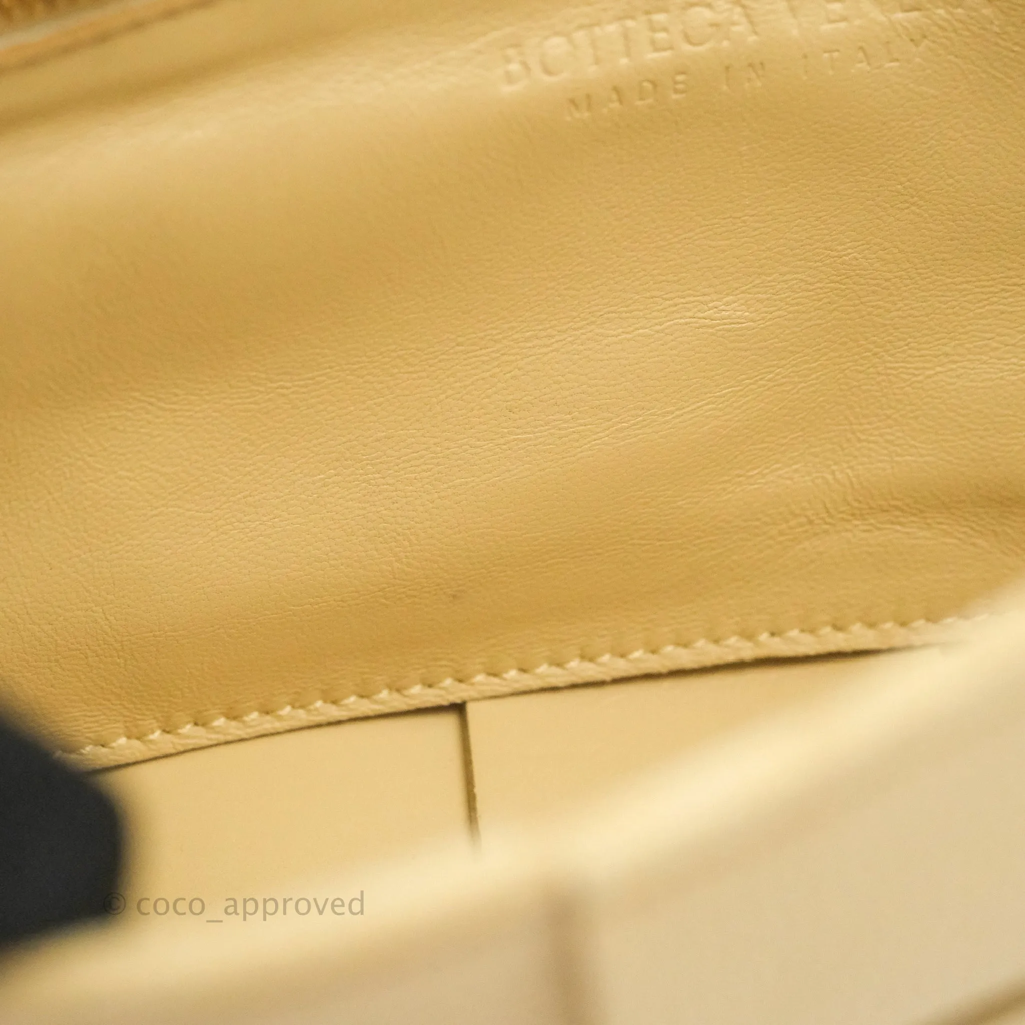 Bottega Veneta Cassette Shoulder Bag Intreccio Porridge Grained Calfskin Gold Hardware