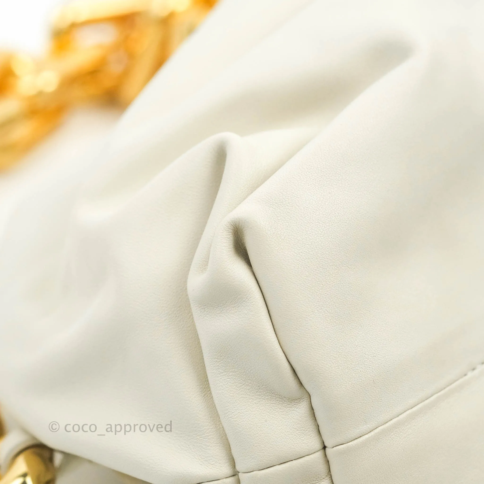 Bottega Veneta Chain Pouch in Plaster Calfskin
