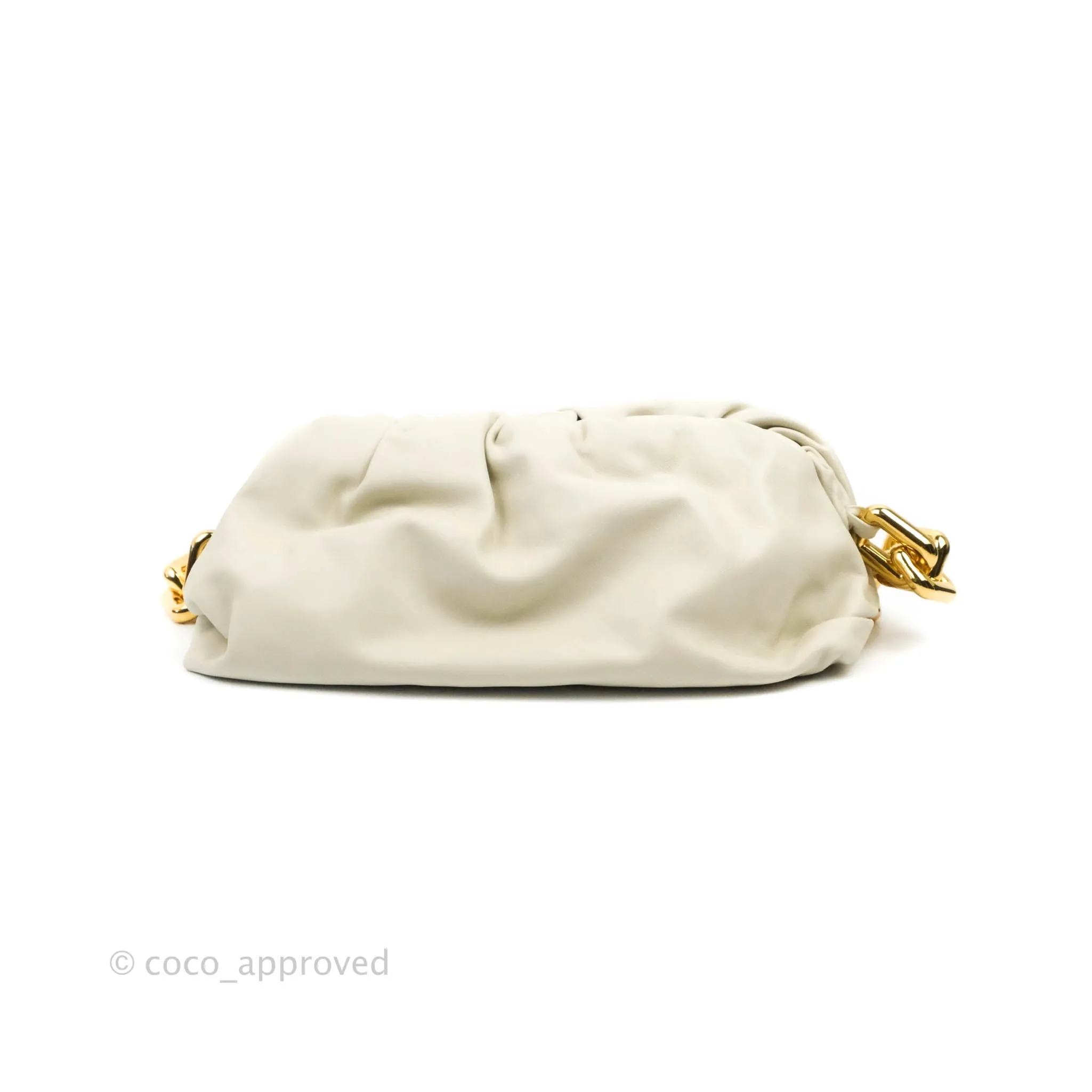 Bottega Veneta Chain Pouch in Plaster Calfskin