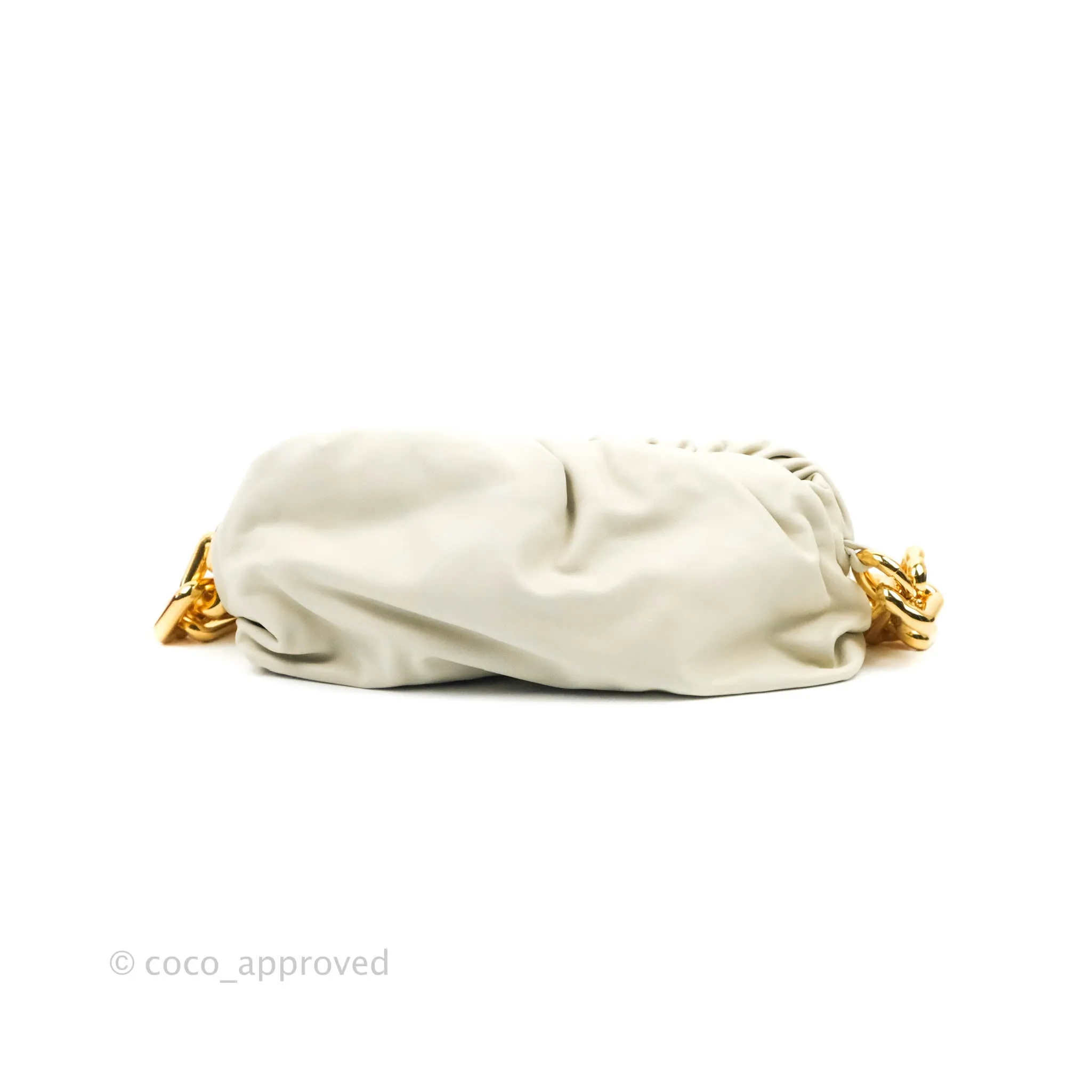 Bottega Veneta Chain Pouch in Plaster Calfskin