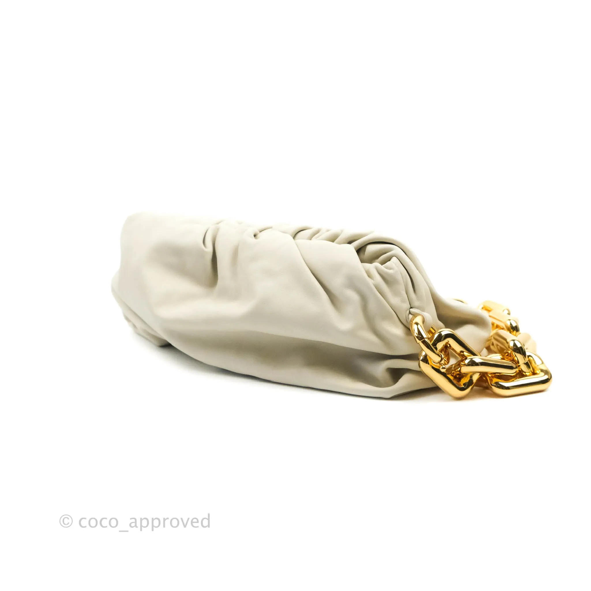 Bottega Veneta Chain Pouch in Plaster Calfskin
