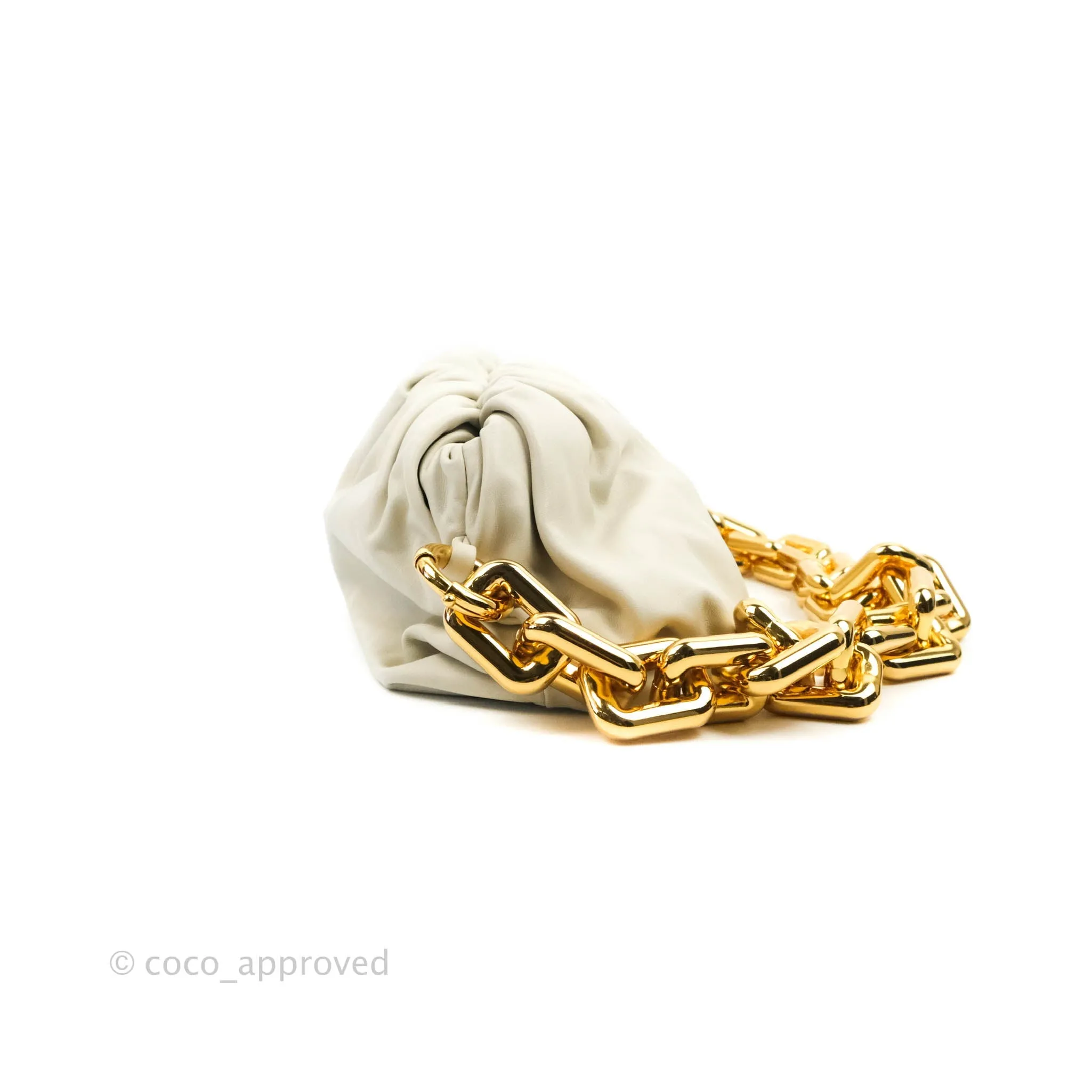 Bottega Veneta Chain Pouch in Plaster Calfskin