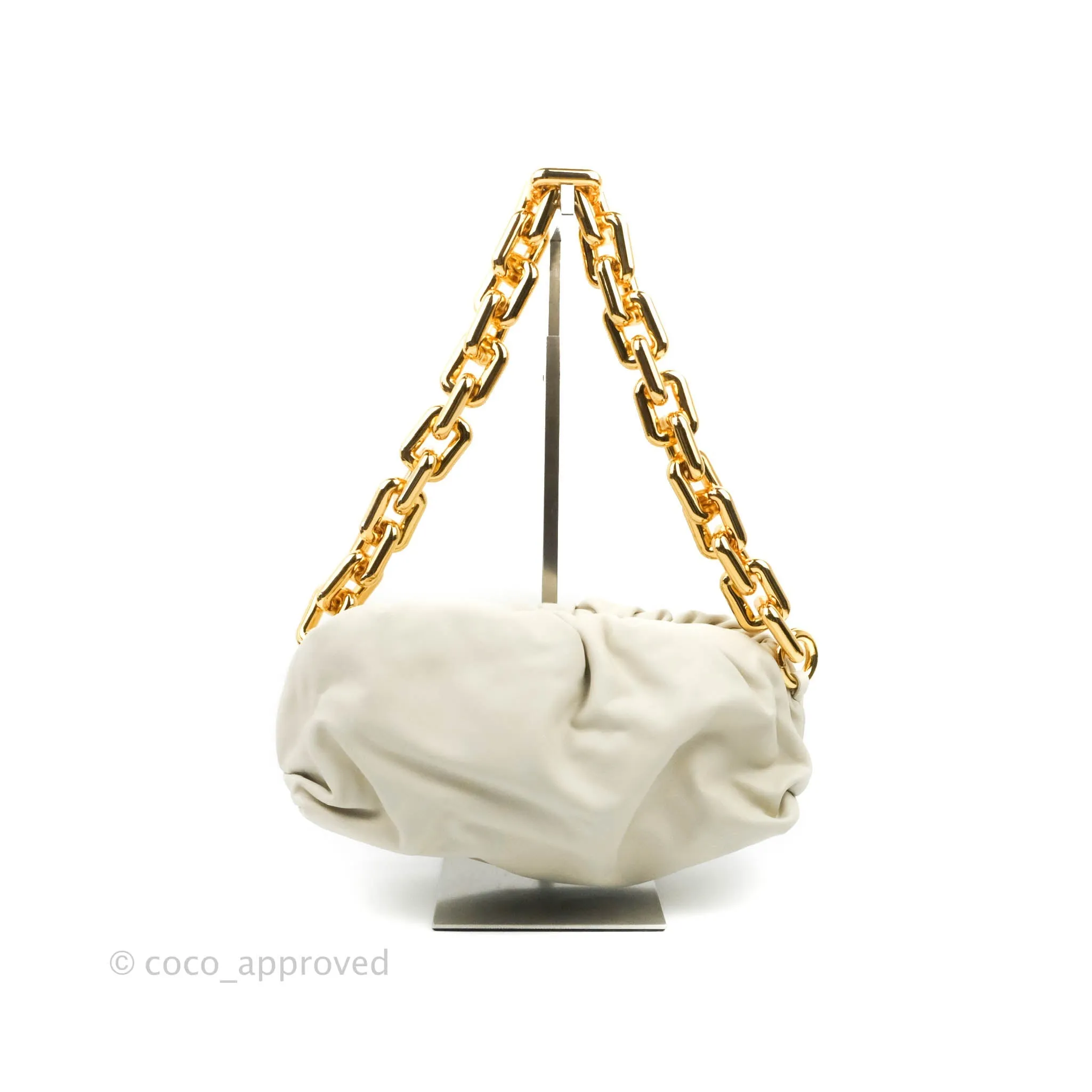 Bottega Veneta Chain Pouch in Plaster Calfskin