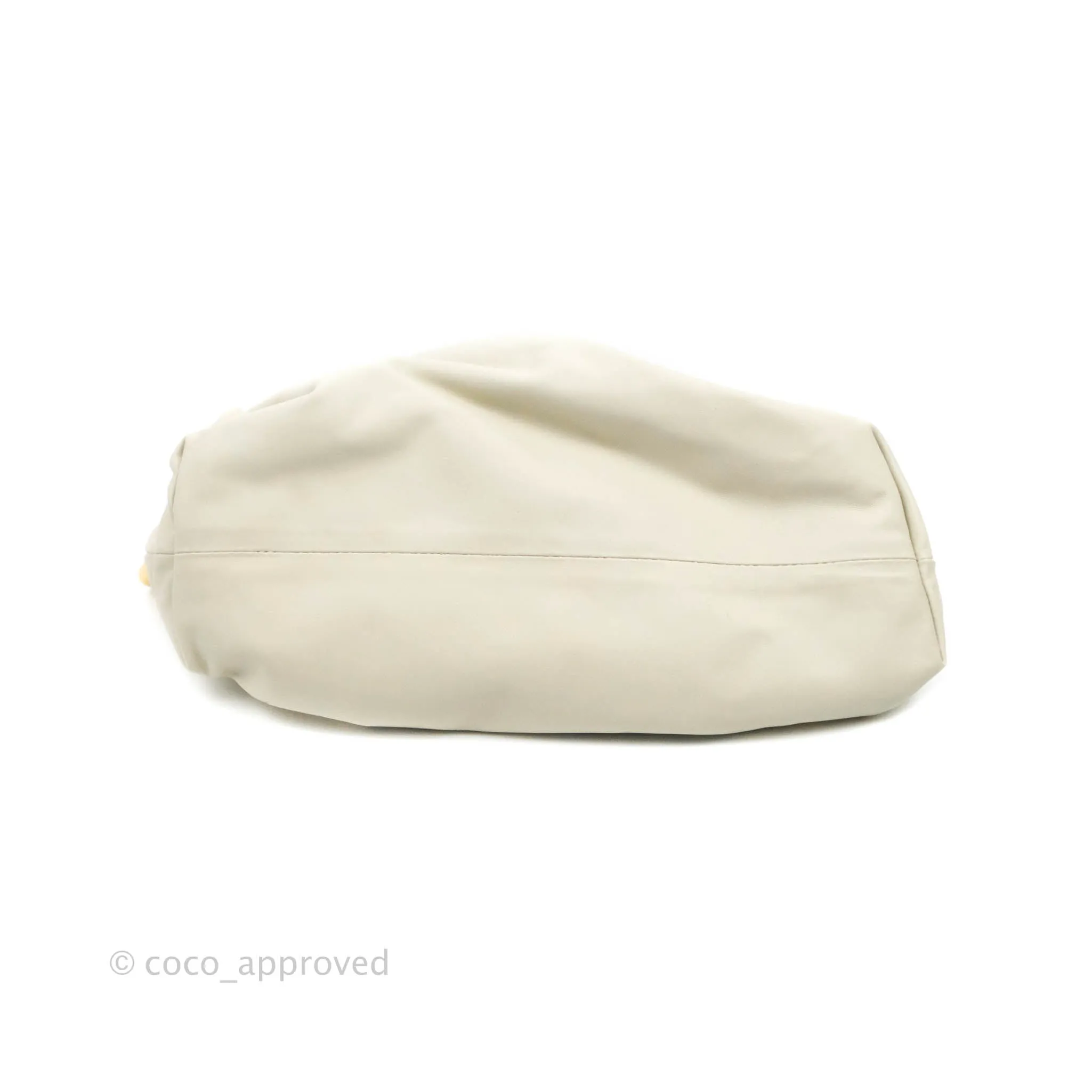 Bottega Veneta Chain Pouch in Plaster Calfskin
