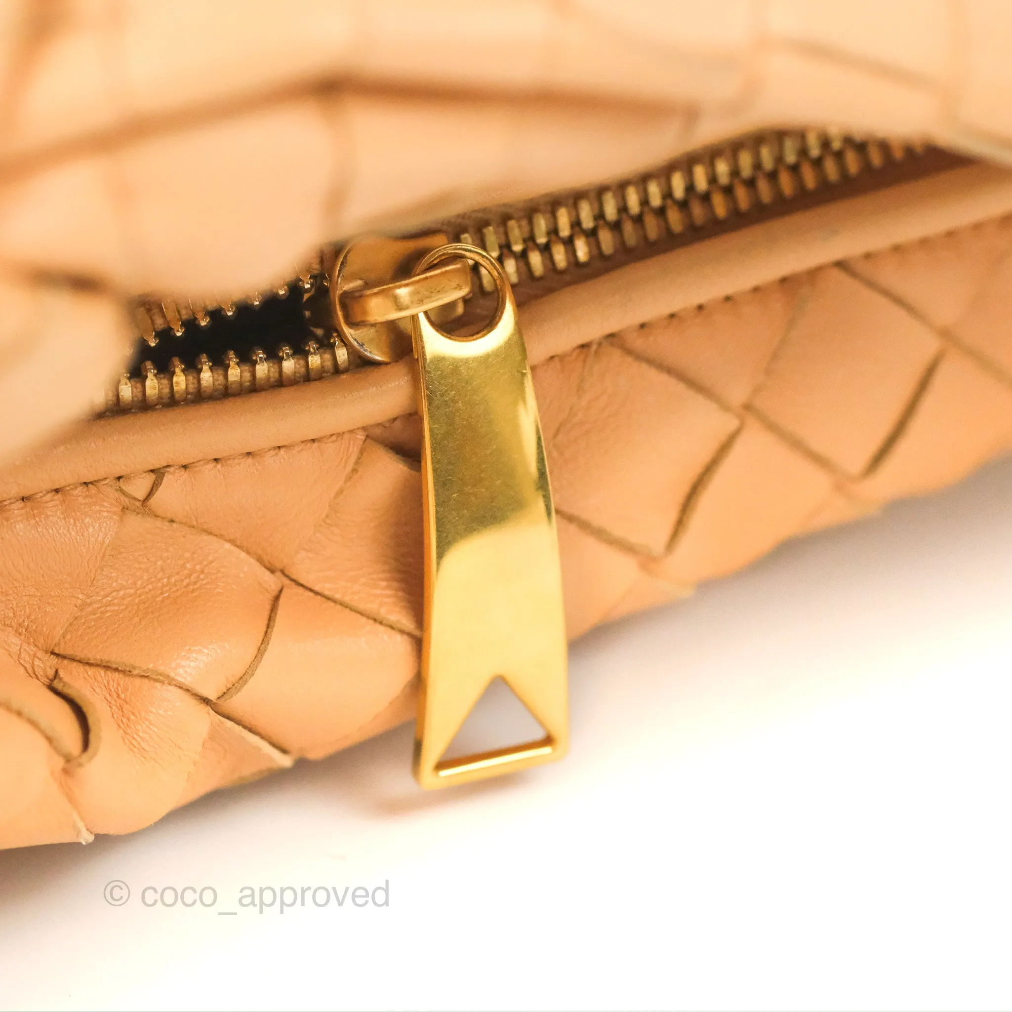Bottega Veneta Intrecciato Mini Jodie Clutch Bag Beige Lambskin Gold Hardware