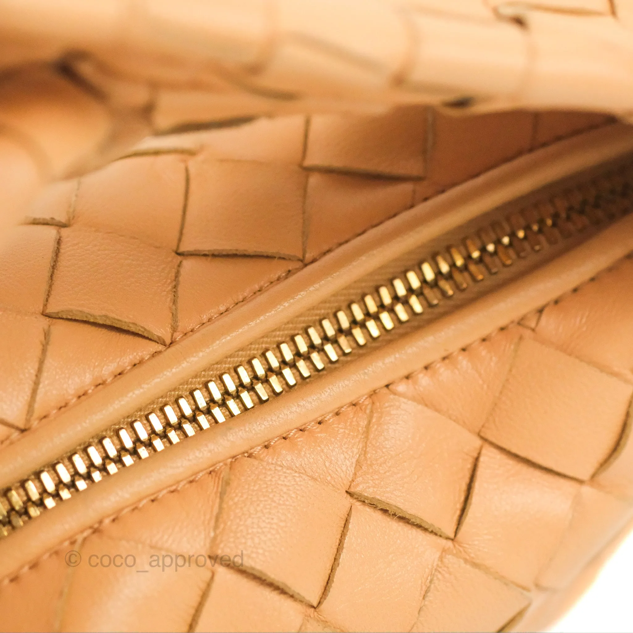 Bottega Veneta Intrecciato Mini Jodie Clutch Bag Beige Lambskin Gold Hardware