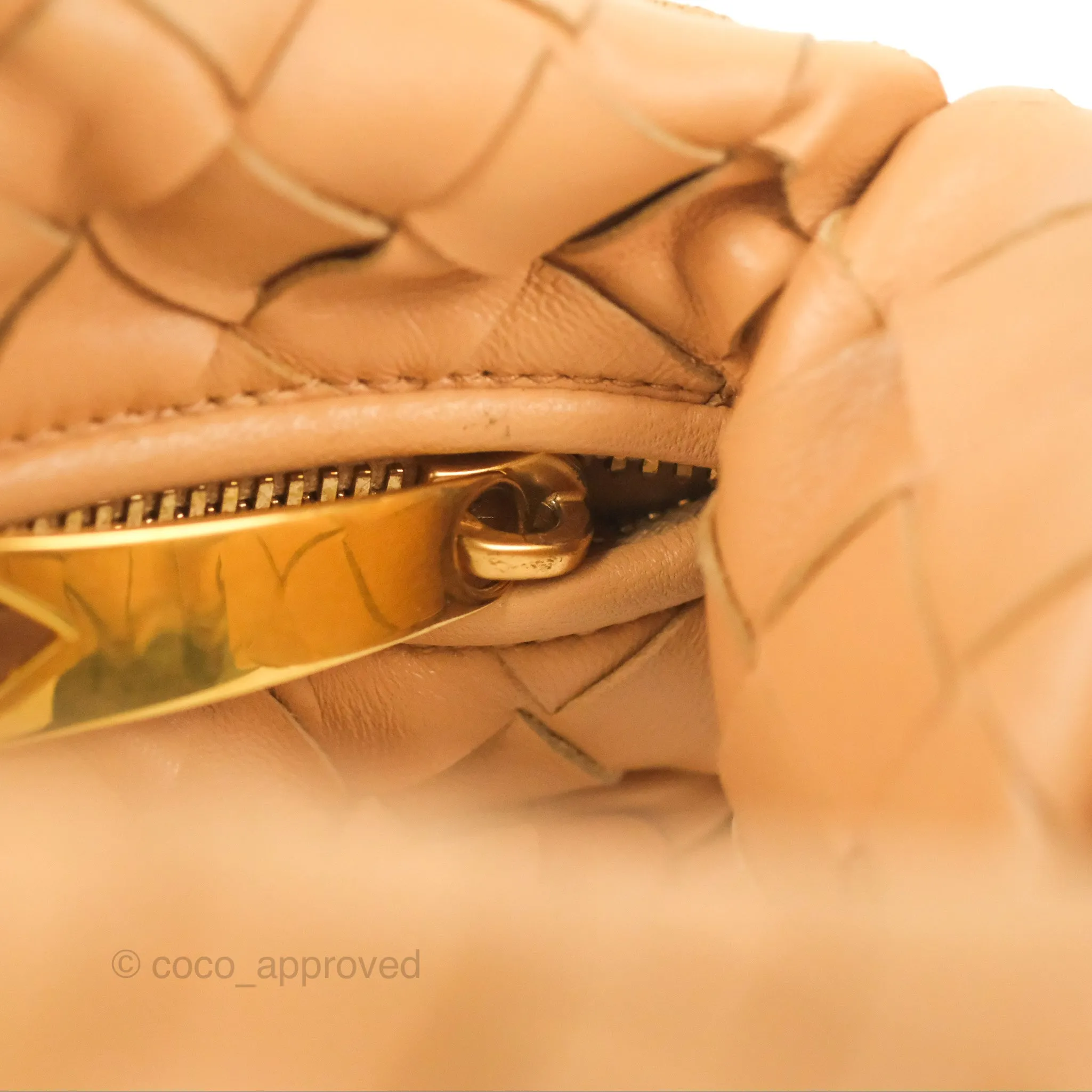 Bottega Veneta Intrecciato Mini Jodie Clutch Bag Beige Lambskin Gold Hardware