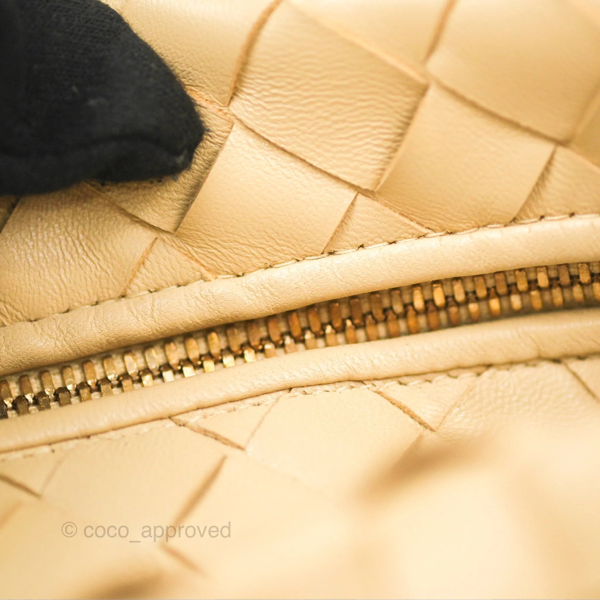 Bottega Veneta Mini Jodie Clutch Bag Intrecciato Porridge Lambskin Gold Hardware