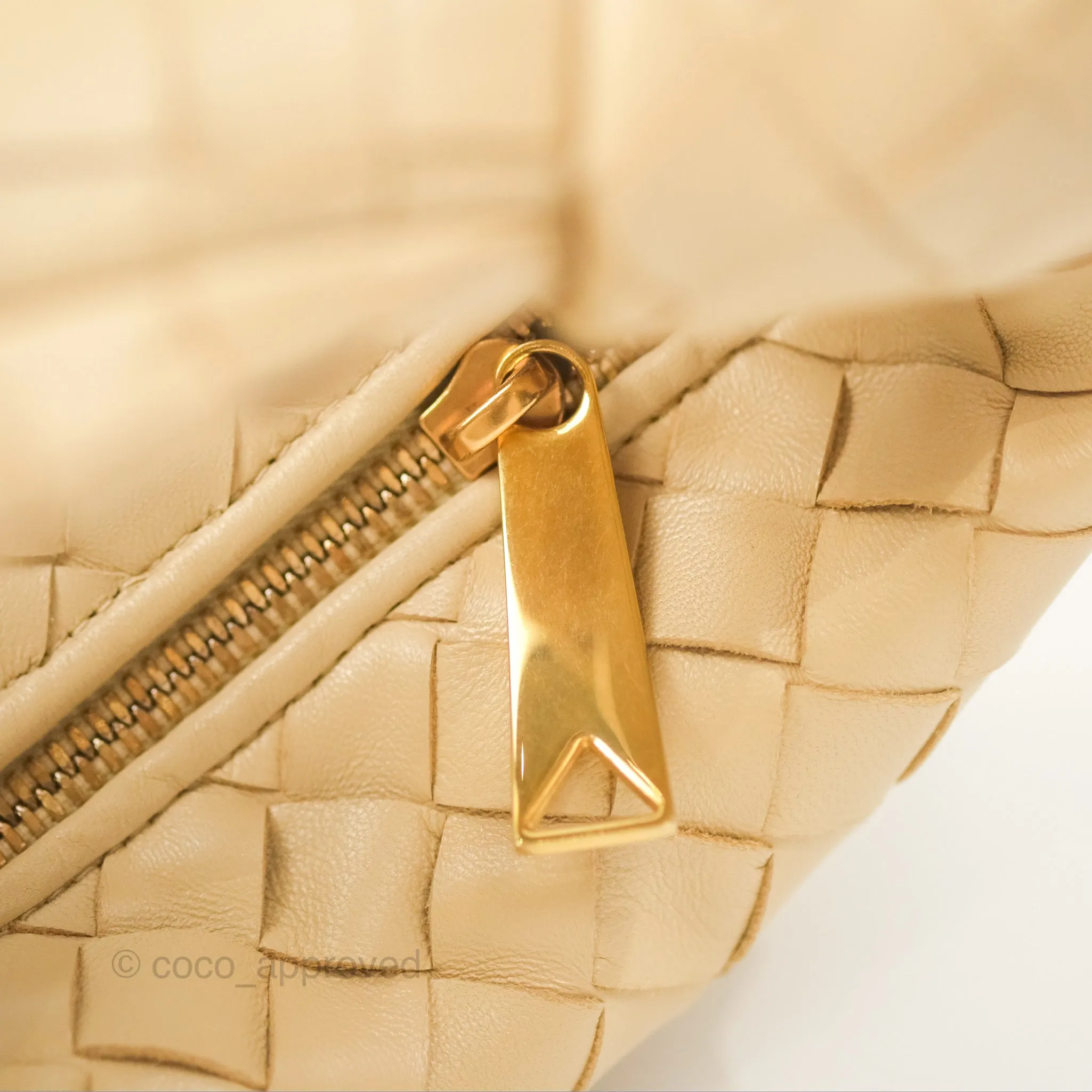Bottega Veneta Mini Jodie Clutch Bag Intrecciato Porridge Lambskin Gold Hardware