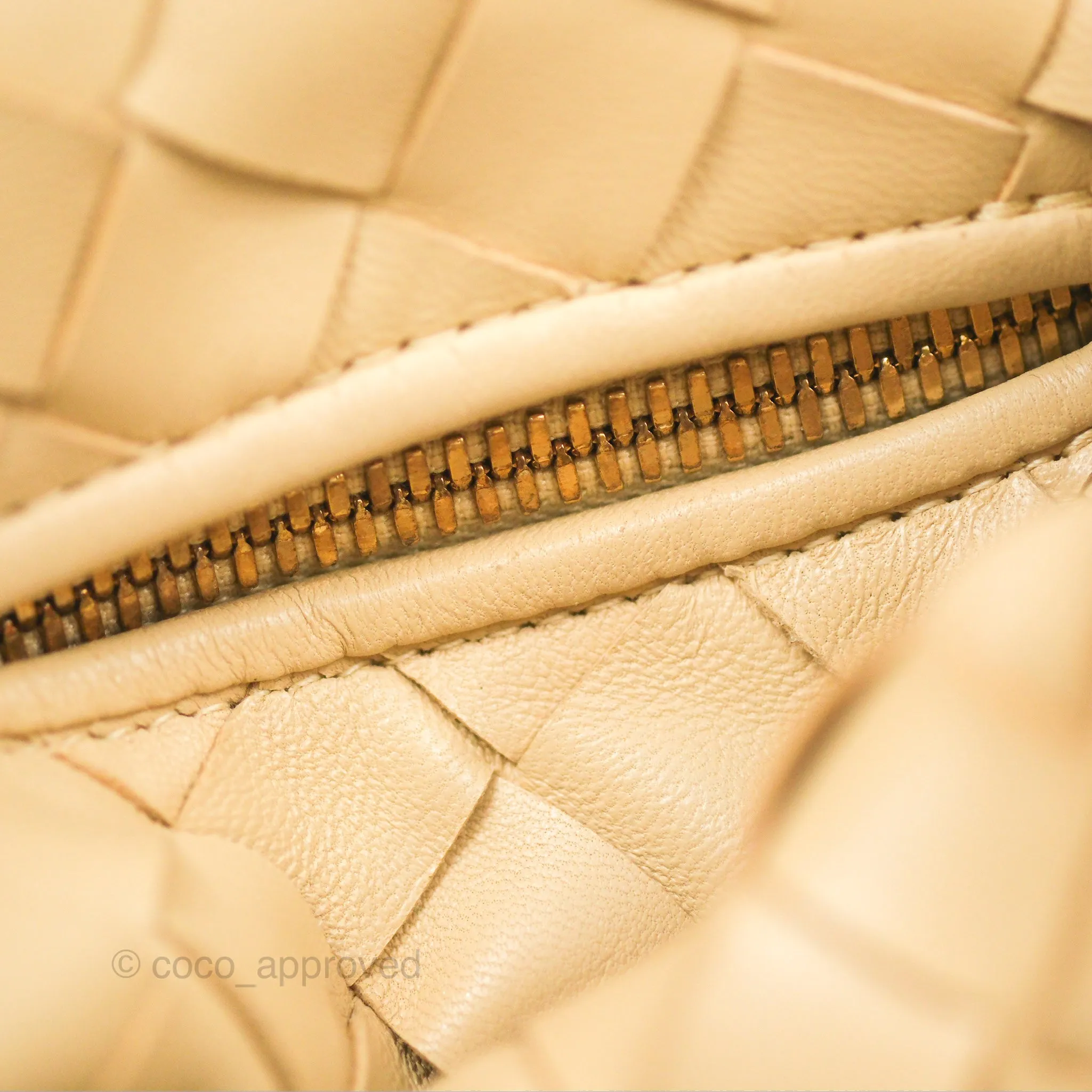 Bottega Veneta Mini Jodie Clutch Bag Intrecciato Porridge Lambskin Gold Hardware