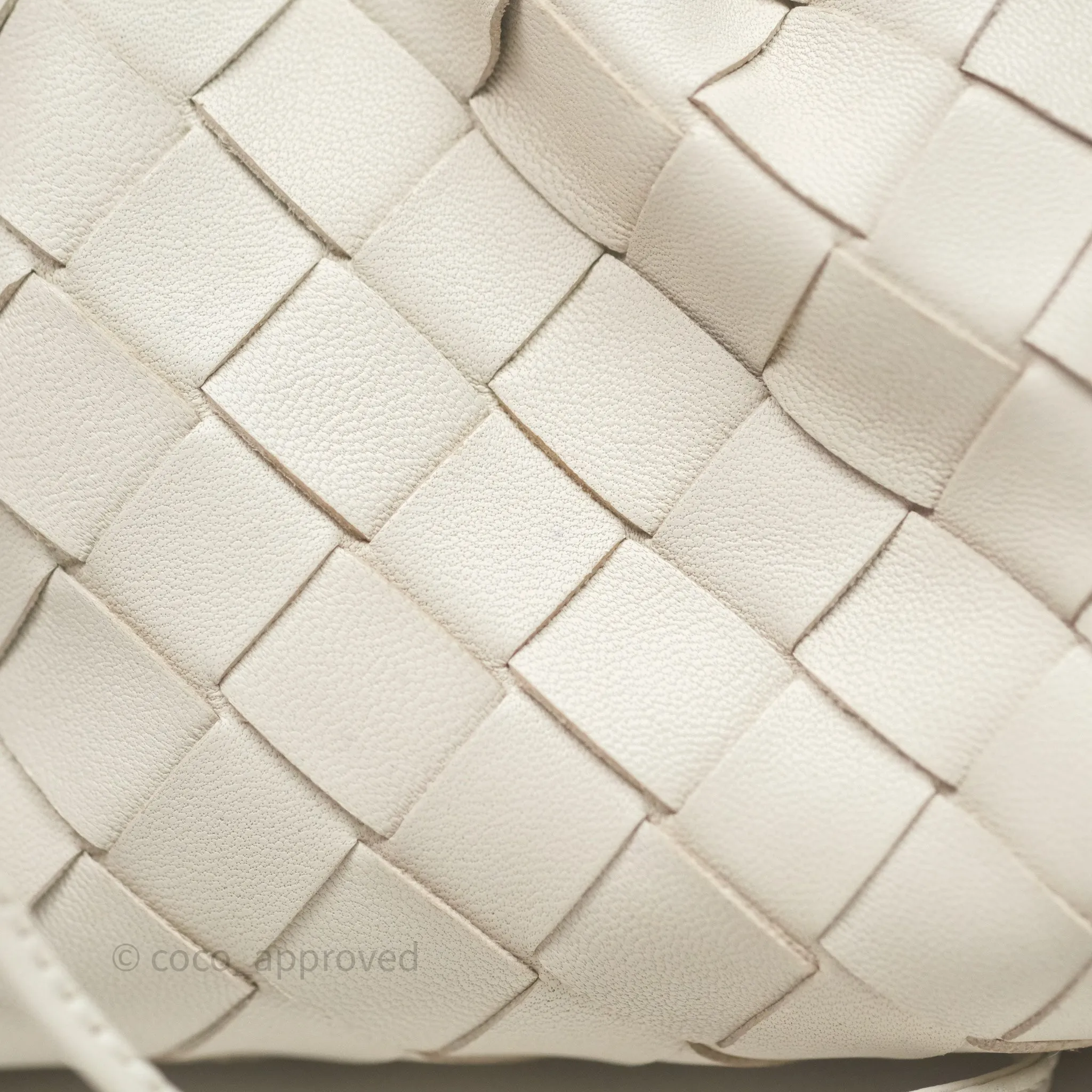 Bottega Veneta Mini Pouch Chalk Intrecciato Calfskin