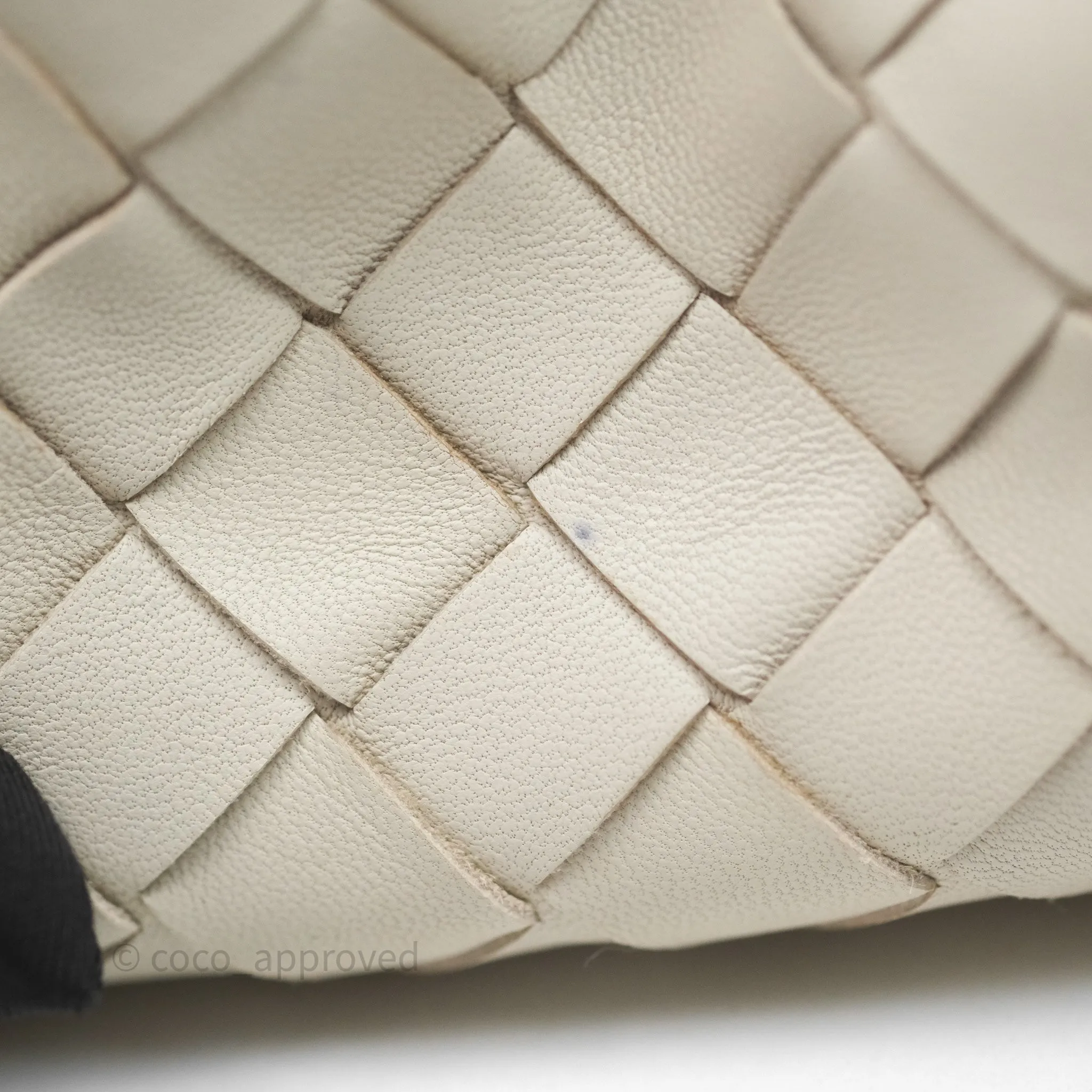 Bottega Veneta Mini Pouch Chalk Intrecciato Calfskin