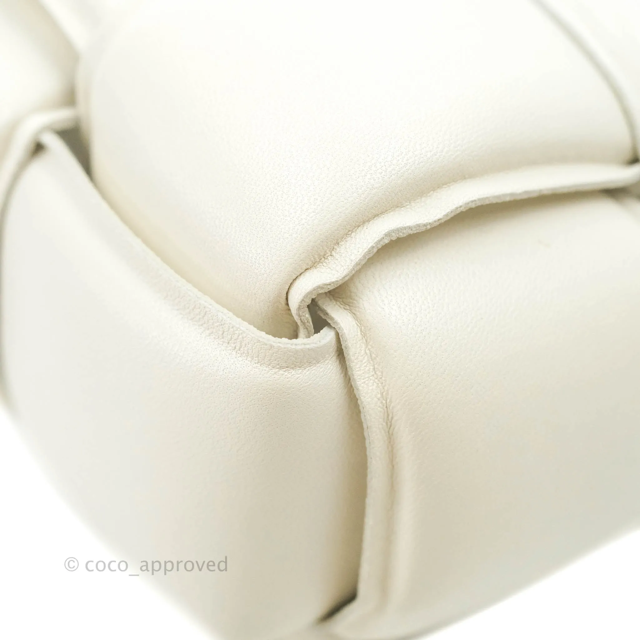 Bottega Veneta Padded Cassette Shoulder Bag Intrecciato White Lambskin Silver Hardware
