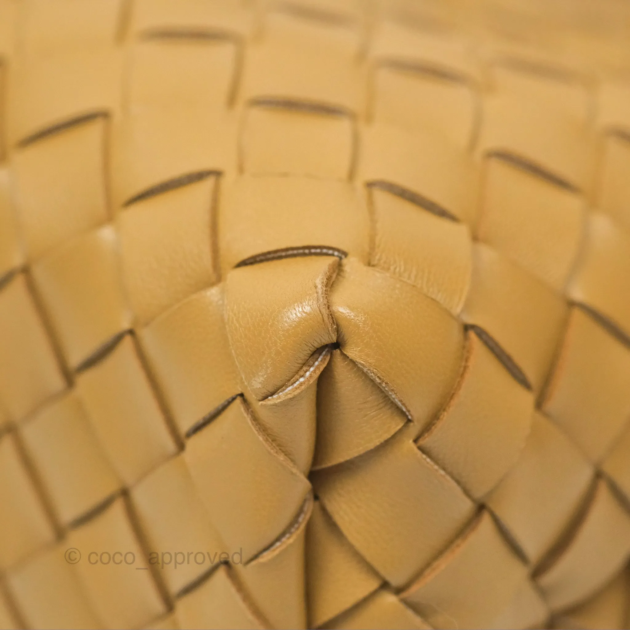 Bottega Veneta Small Andiamo Bag Dark Praline Intrecciato Lambskin