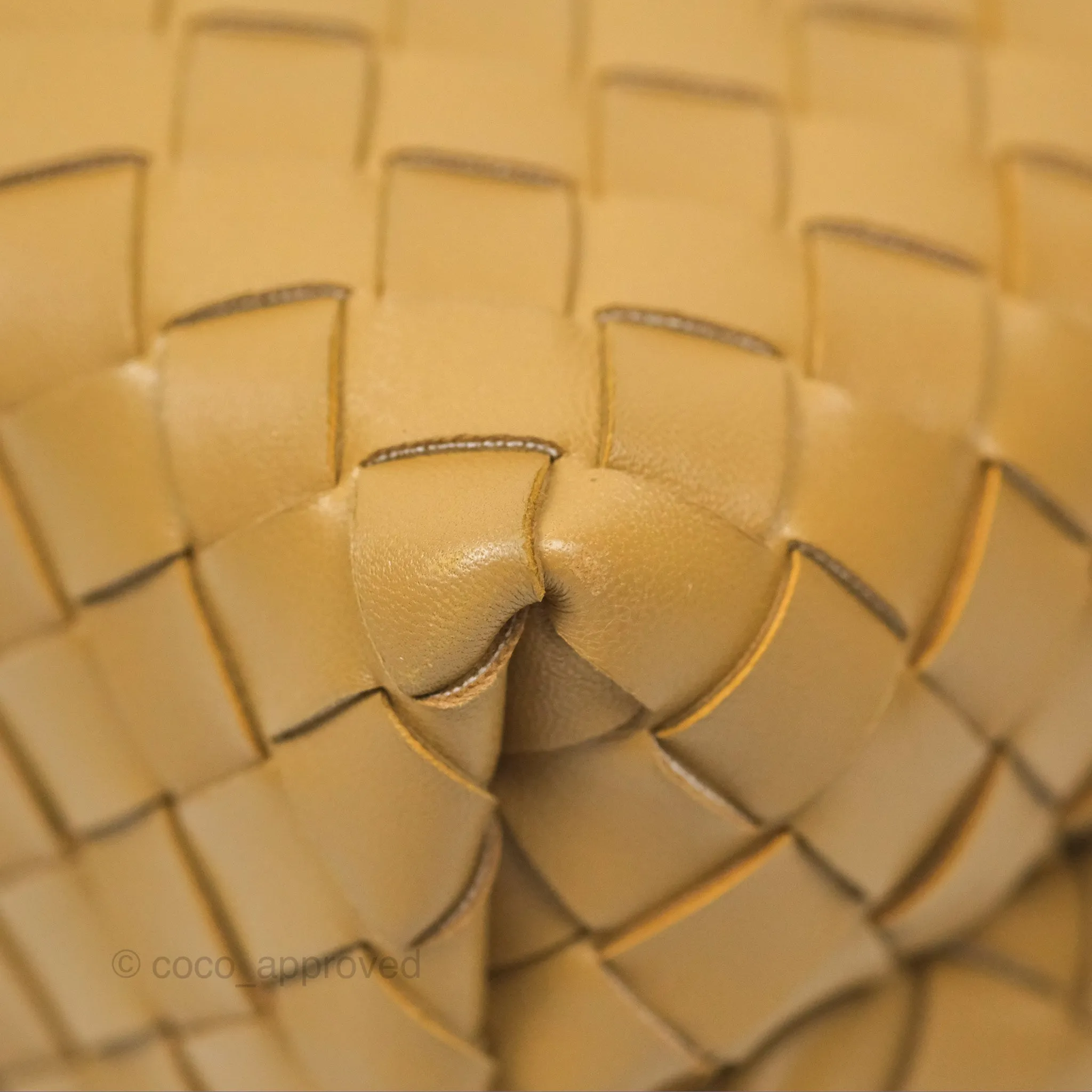 Bottega Veneta Small Andiamo Bag Dark Praline Intrecciato Lambskin