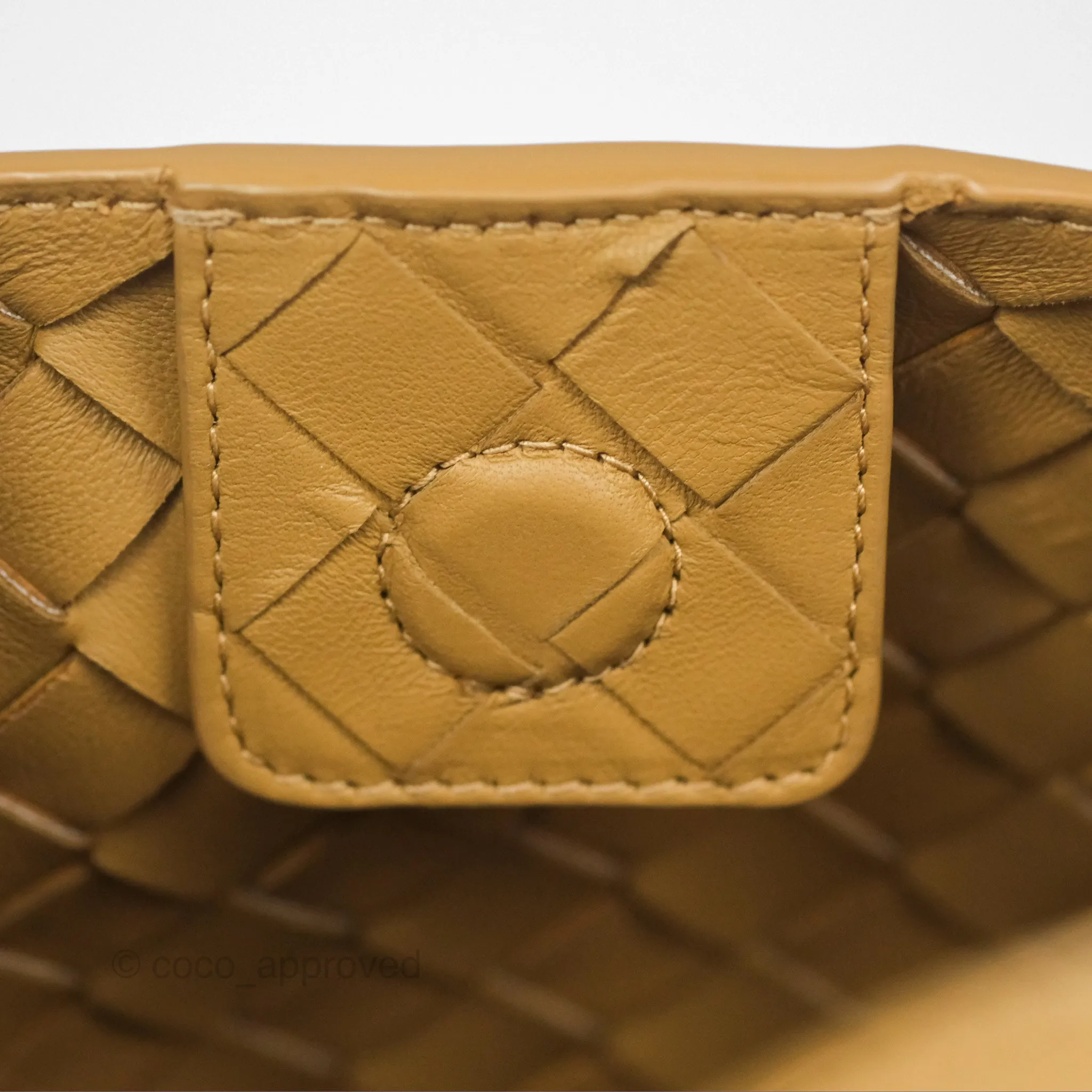Bottega Veneta Small Andiamo Bag Dark Praline Intrecciato Lambskin