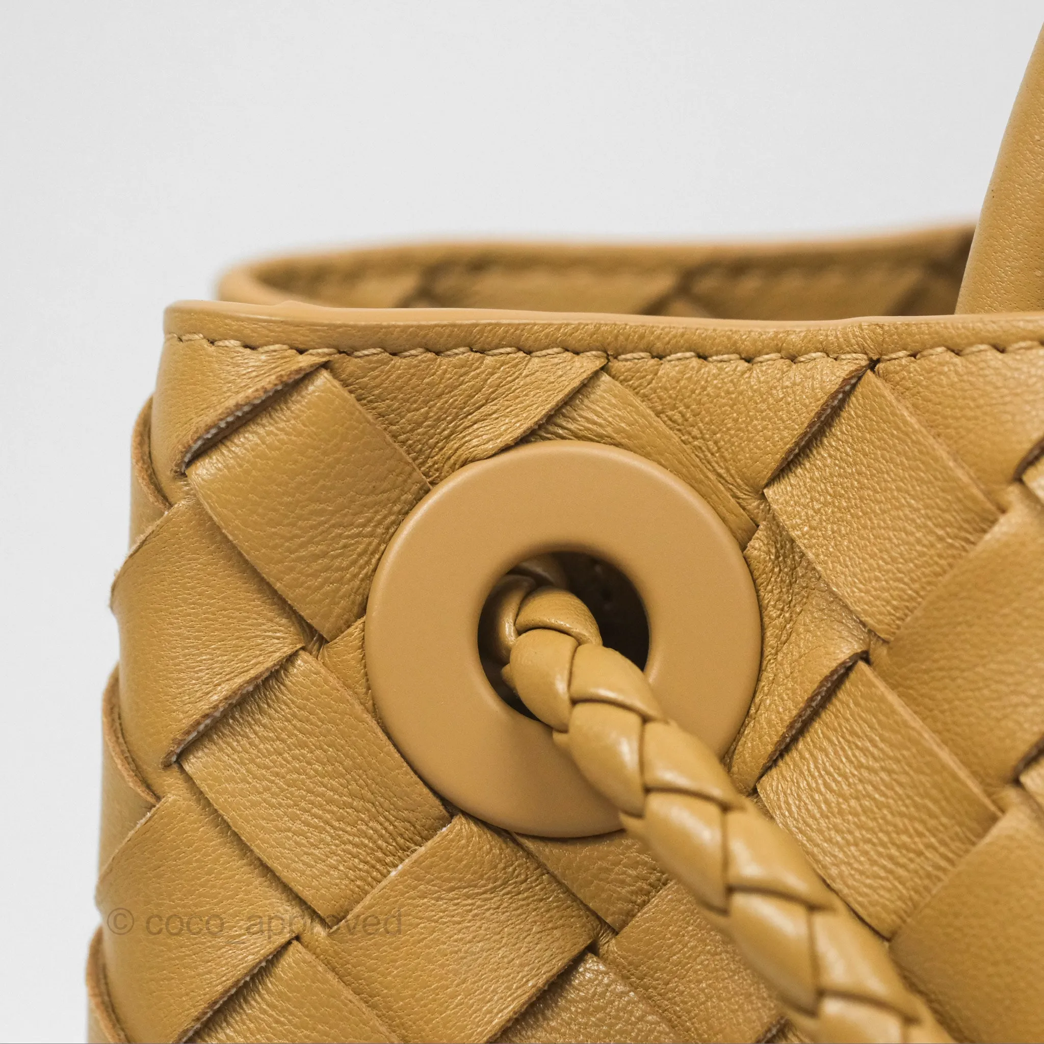 Bottega Veneta Small Andiamo Bag Dark Praline Intrecciato Lambskin