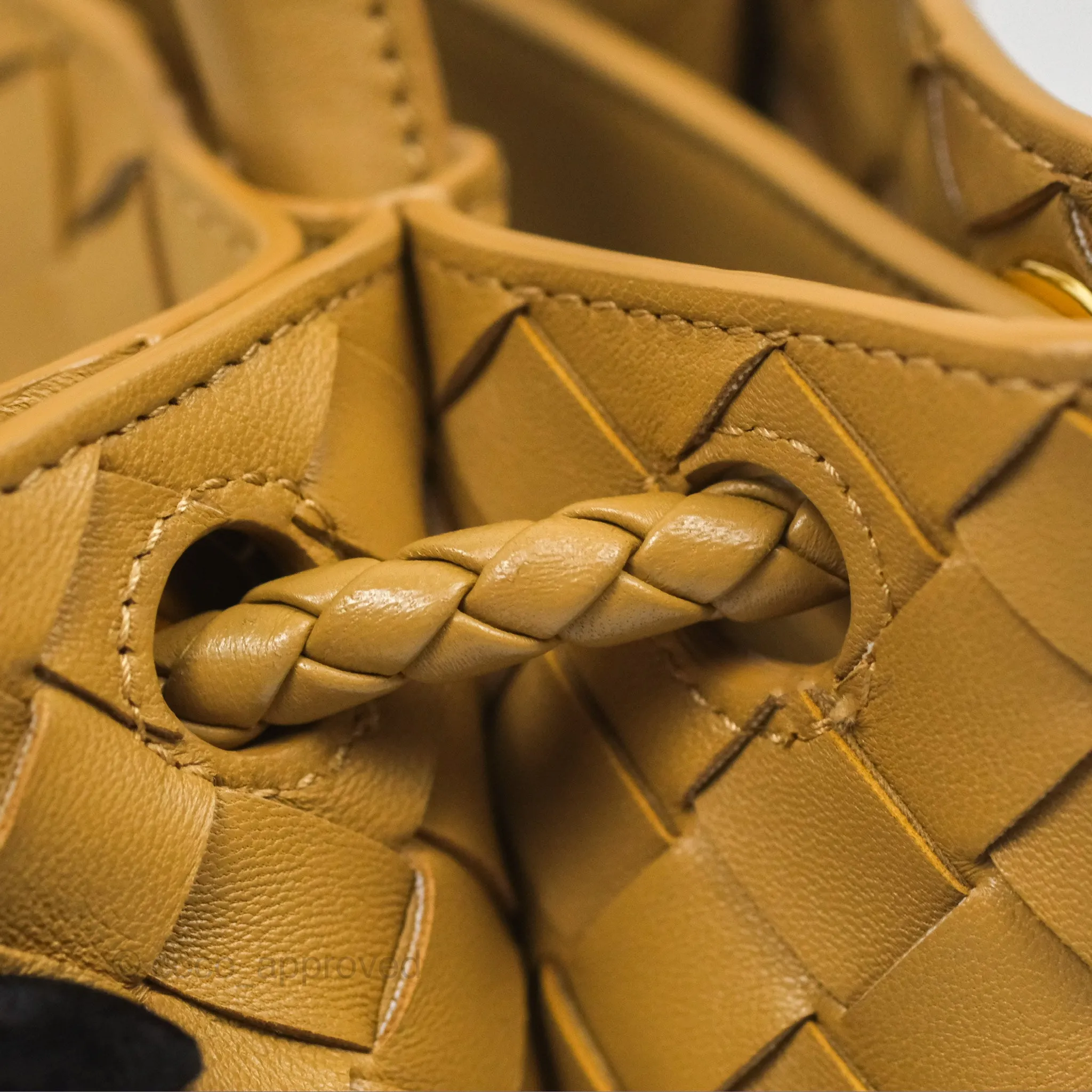 Bottega Veneta Small Andiamo Bag Dark Praline Intrecciato Lambskin