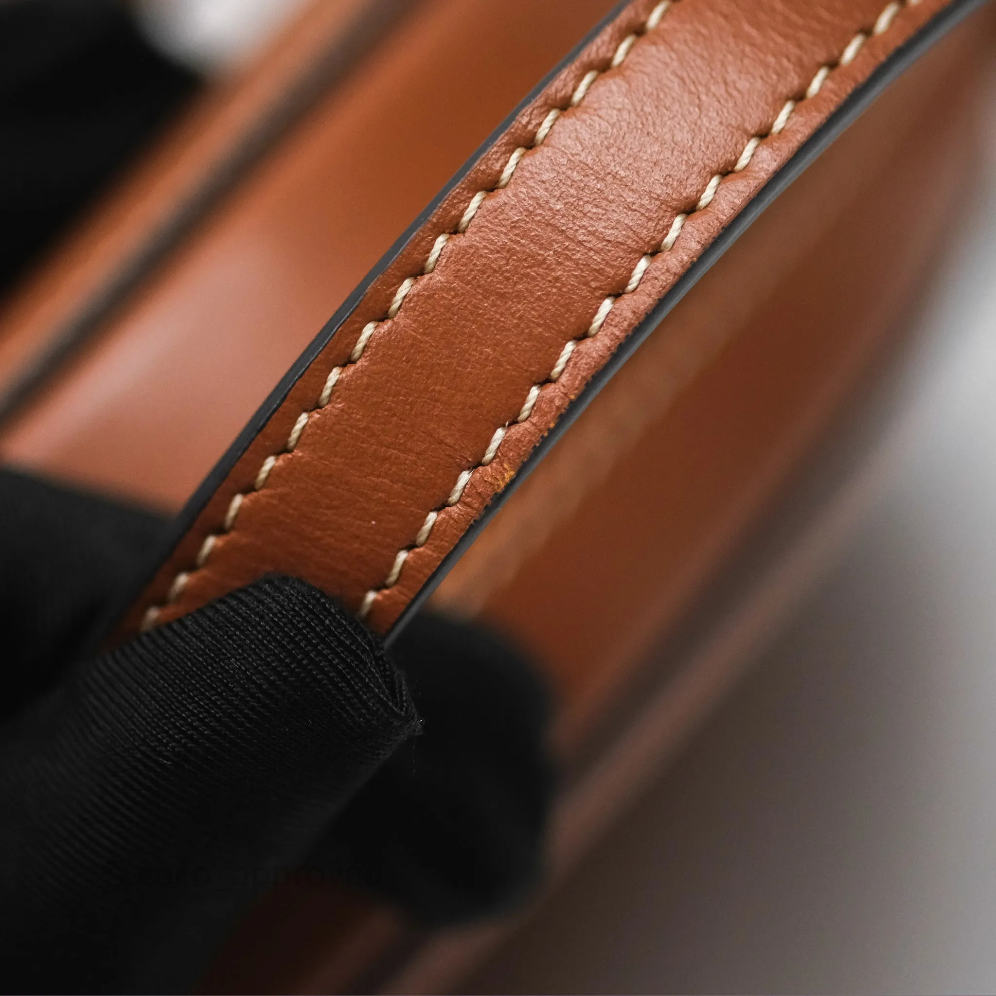 Celine Oval Bag Cuir Triophe Tan Calfskin