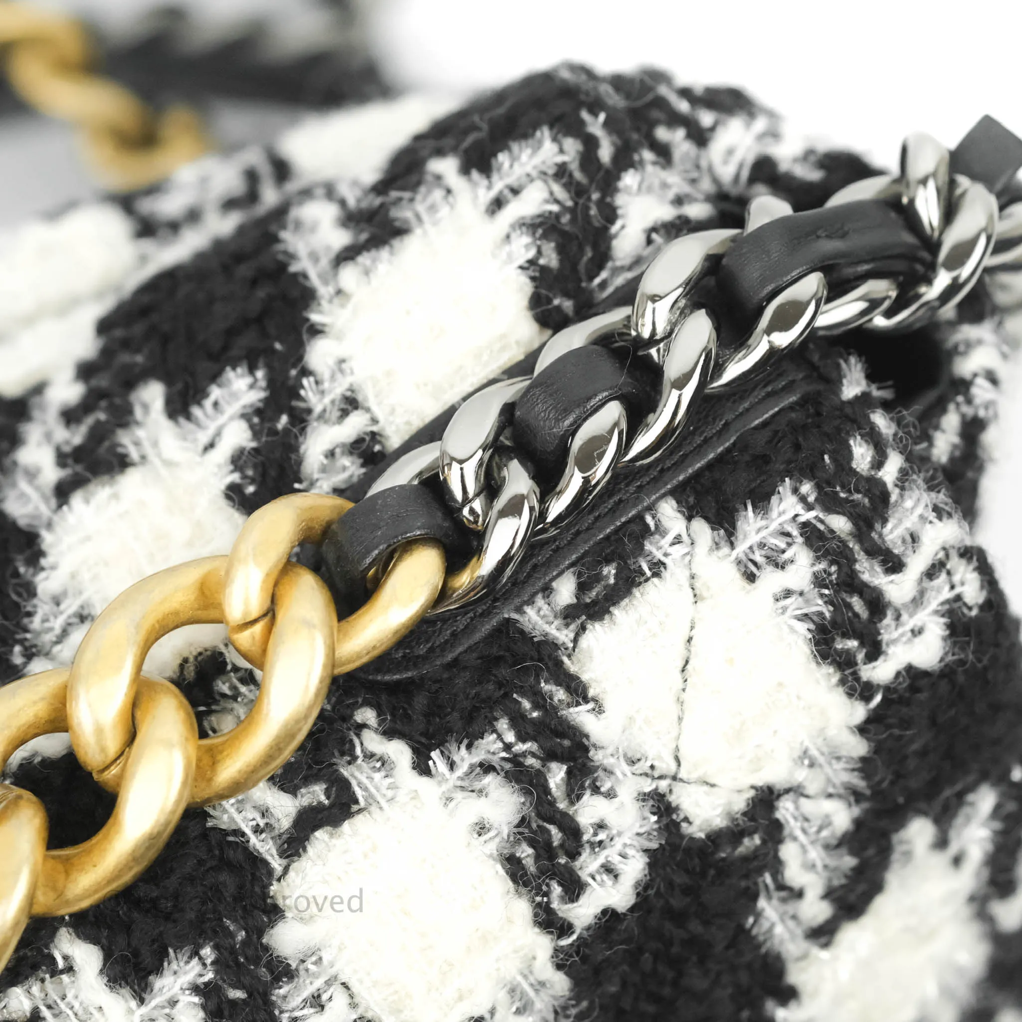 Chanel 19 Medium Tweed Houndstooth Black & White Mixed Hardware