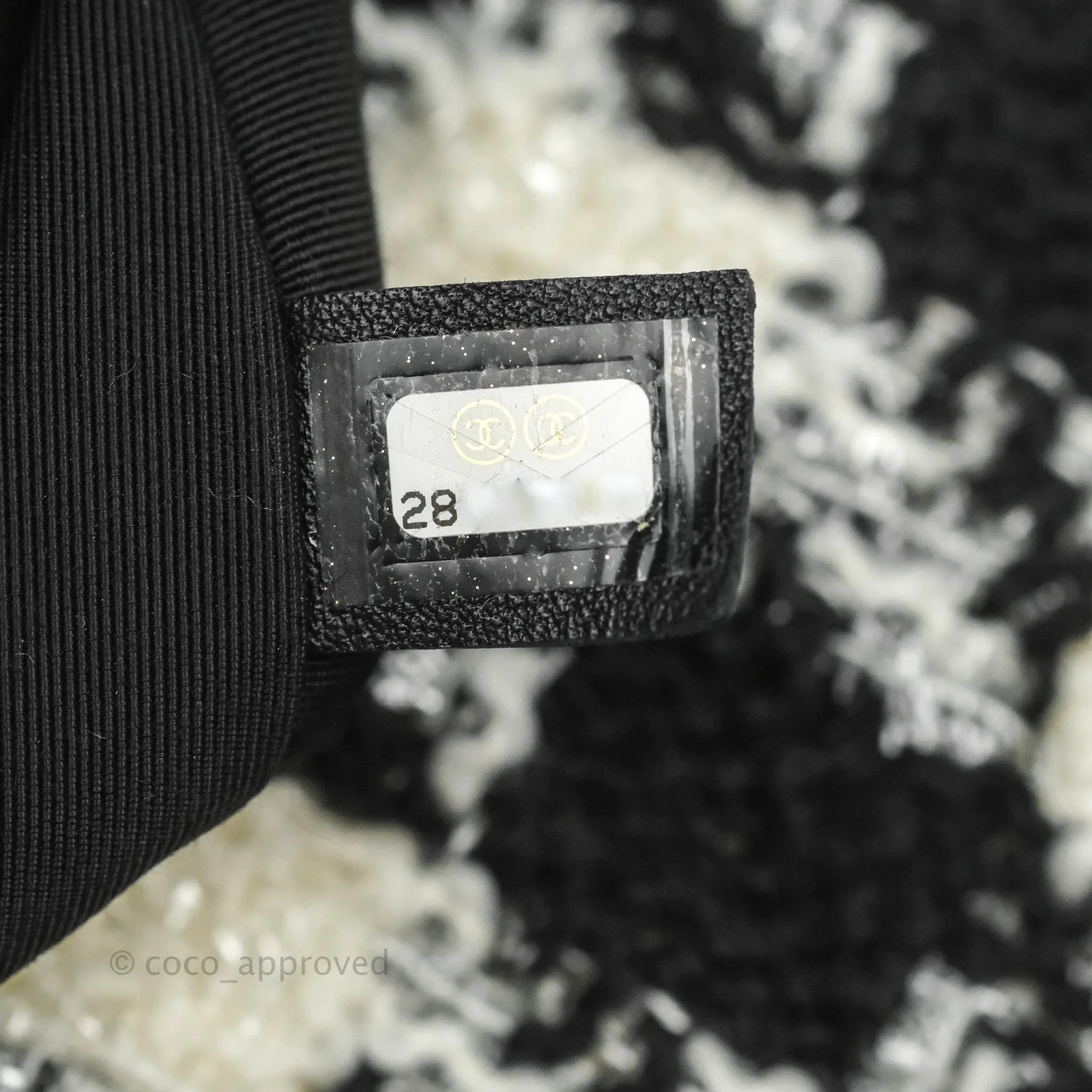 Chanel 19 Medium Tweed Houndstooth Black & White Mixed Hardware