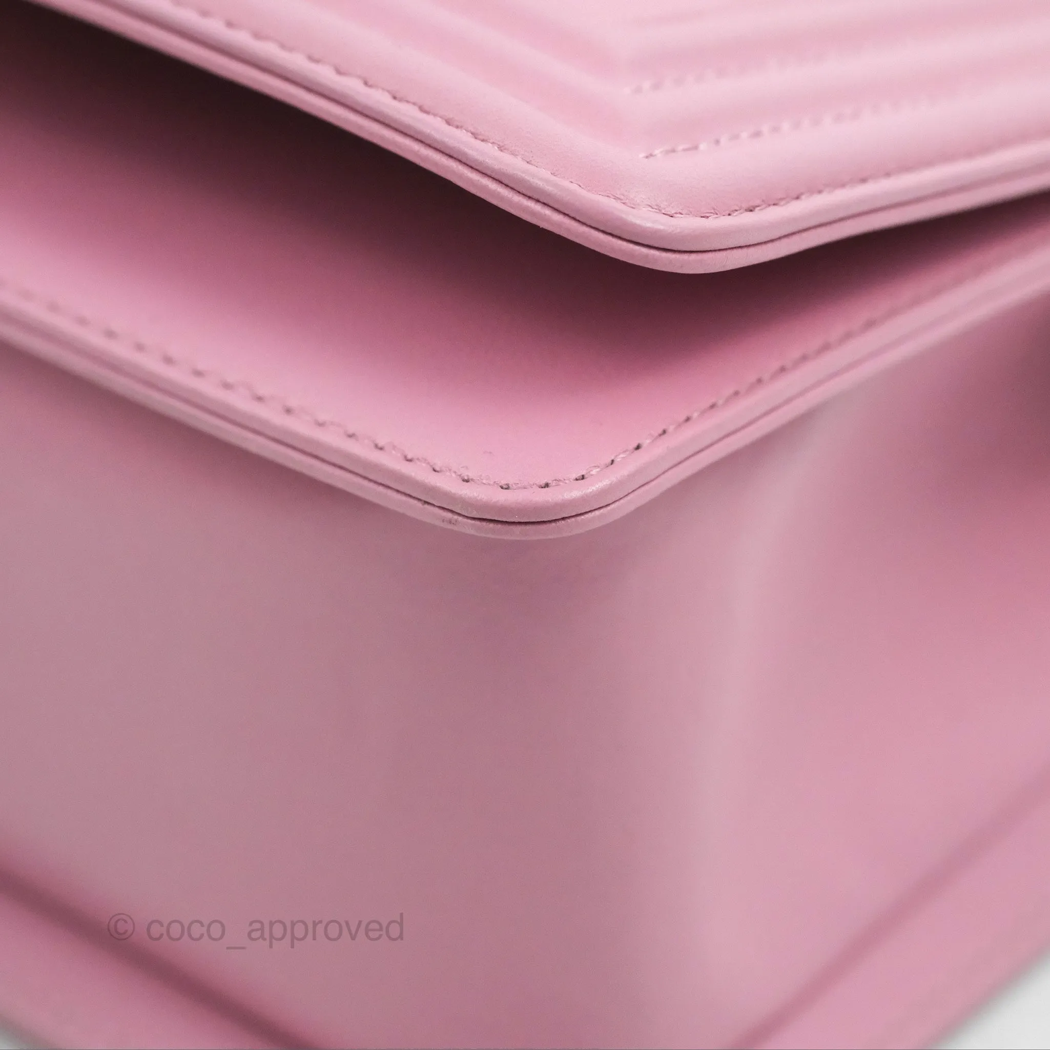 Chanel Chevron Medium Boy Pink Calfskin Gold Hardware