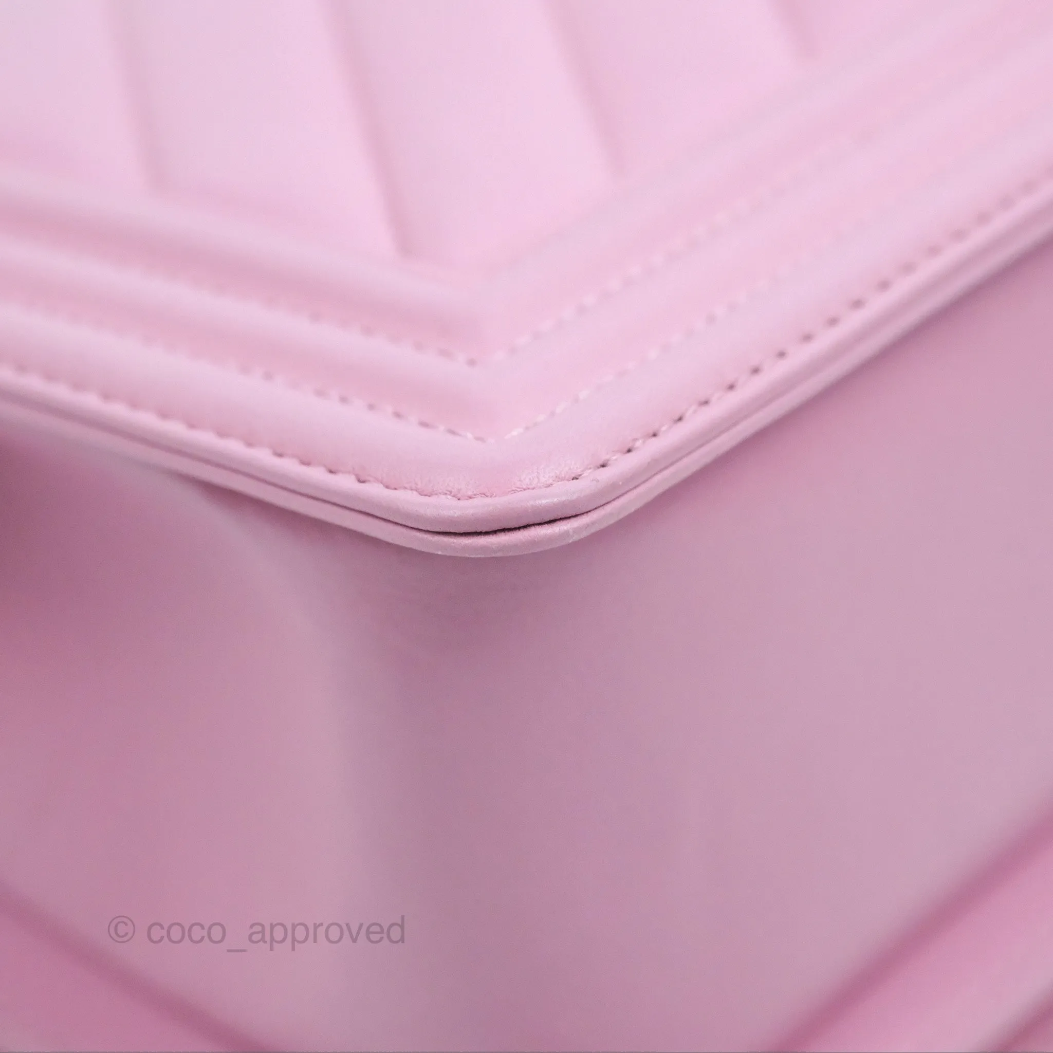 Chanel Chevron Medium Boy Pink Calfskin Gold Hardware