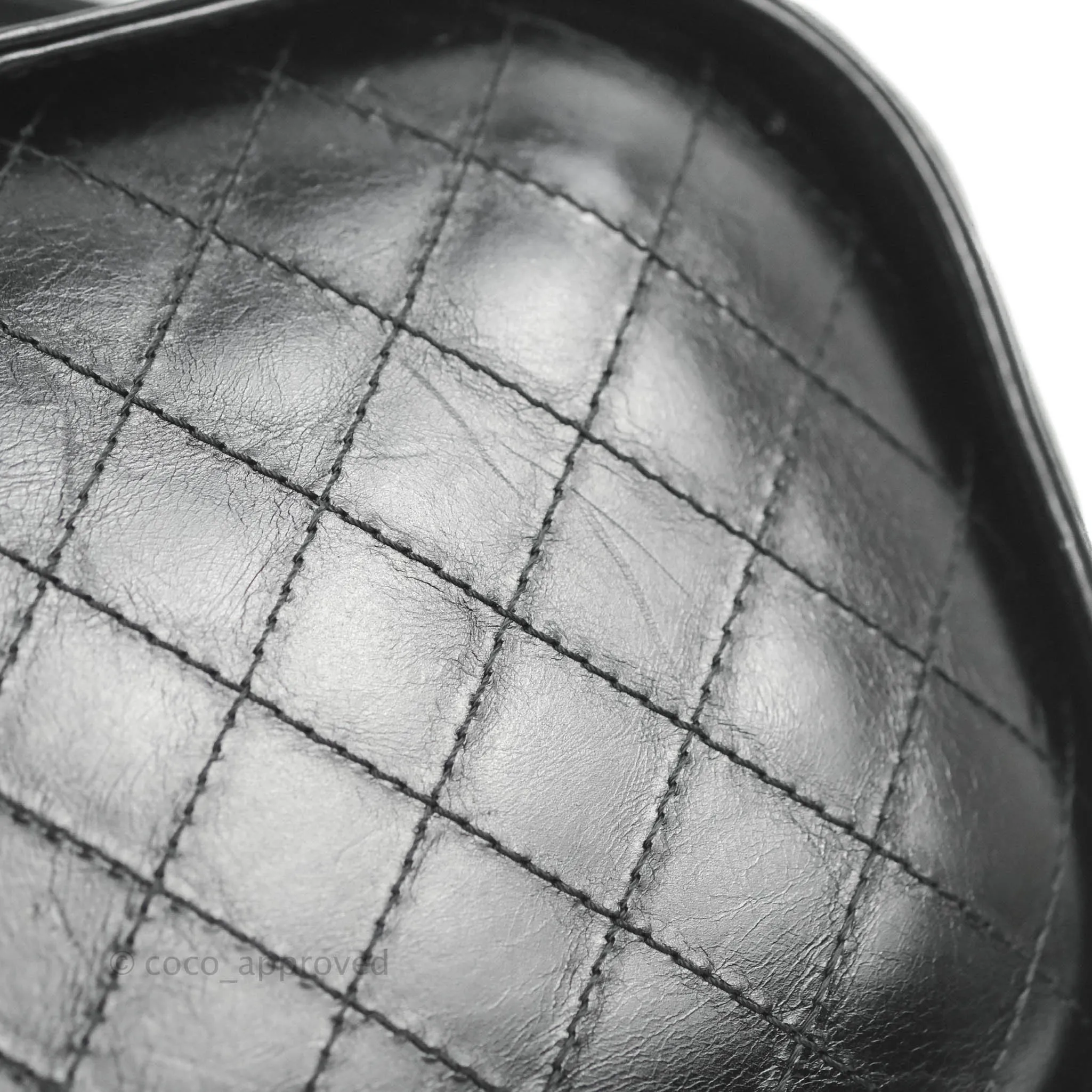 Chanel Small Round Vanity Case Bag Black Crumpled Calfskin 19C