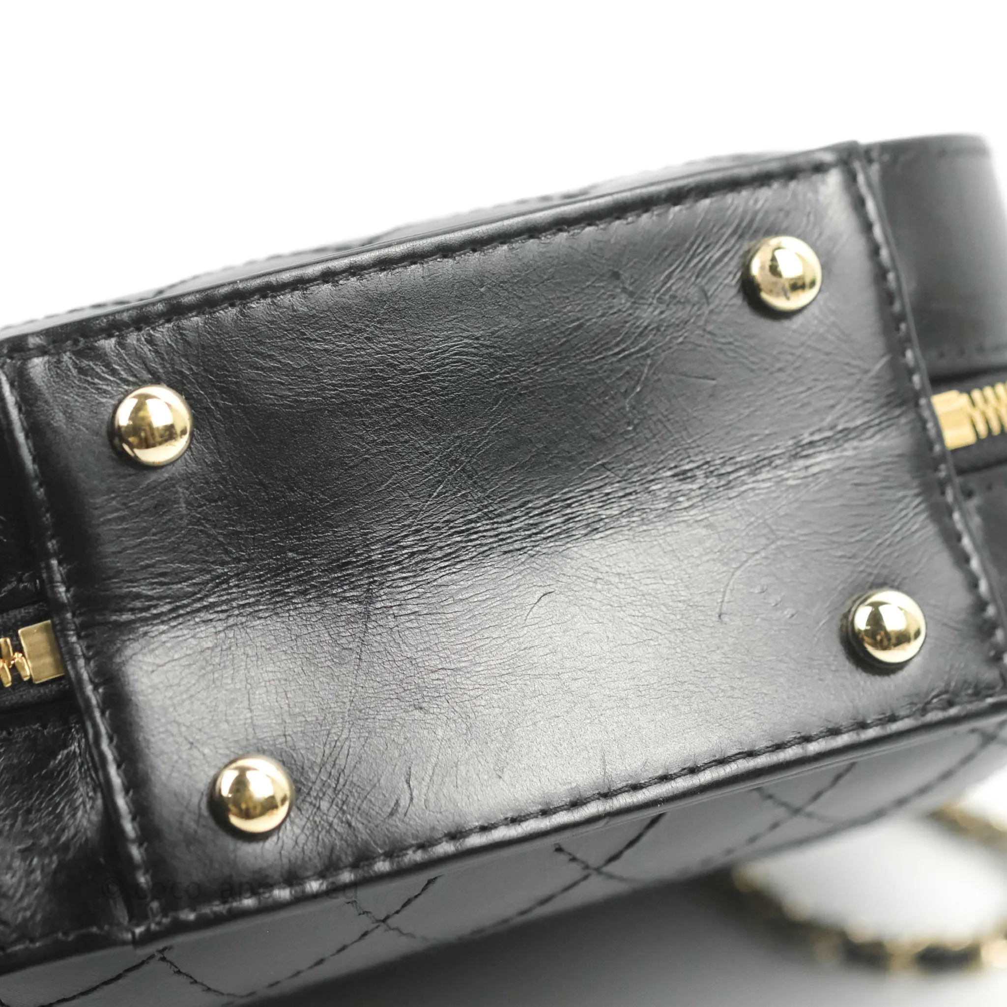 Chanel Small Round Vanity Case Bag Black Crumpled Calfskin 19C