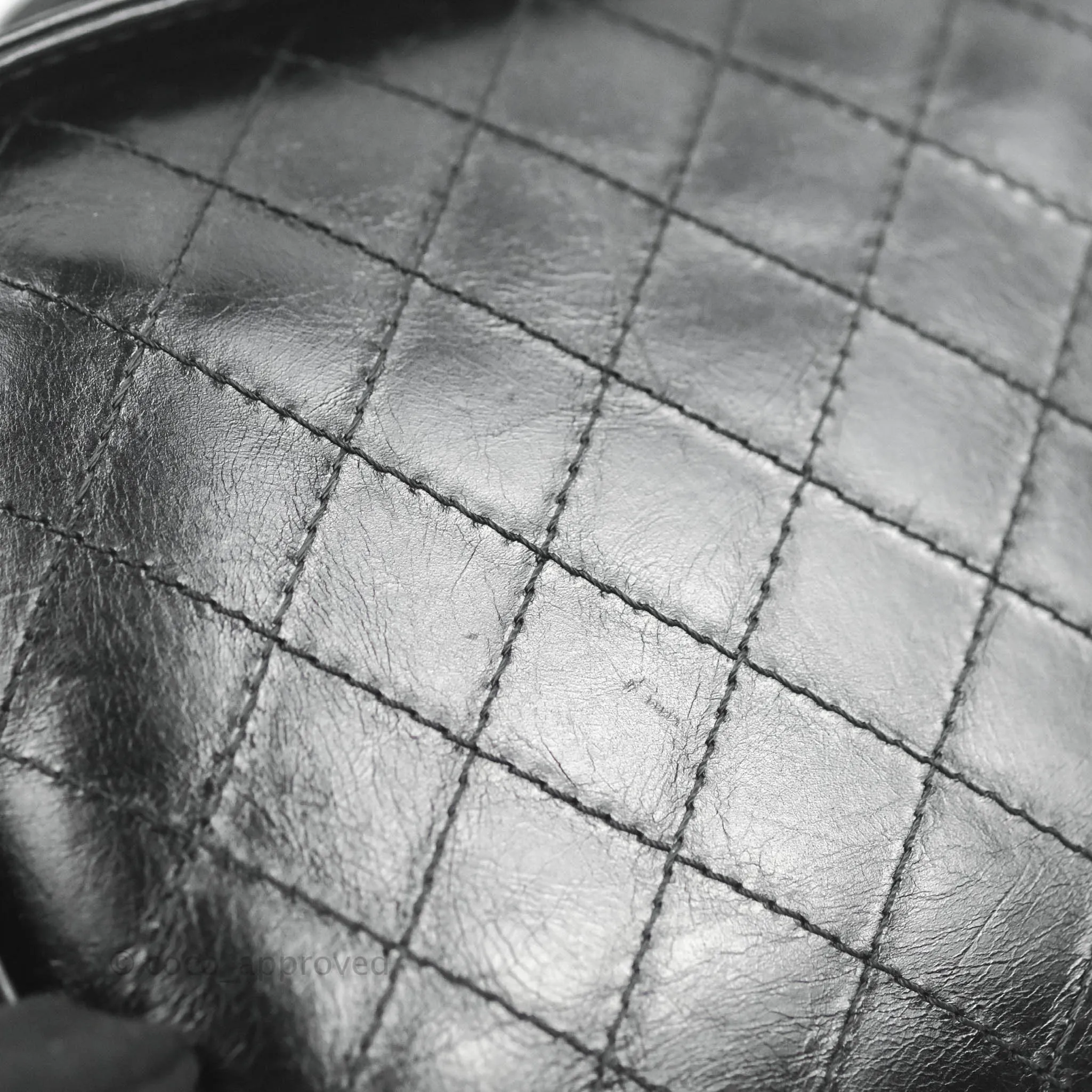 Chanel Small Round Vanity Case Bag Black Crumpled Calfskin 19C