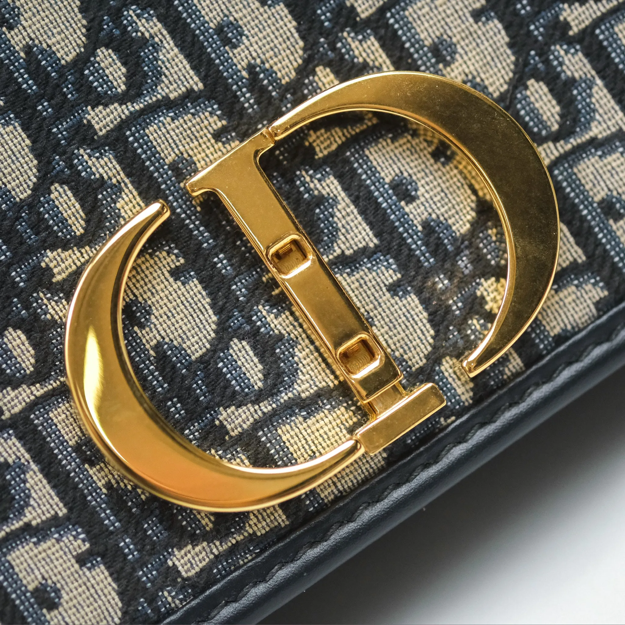 Christian Dior 30 Montaigne with Chain Blue Dior Oblique Jacquard